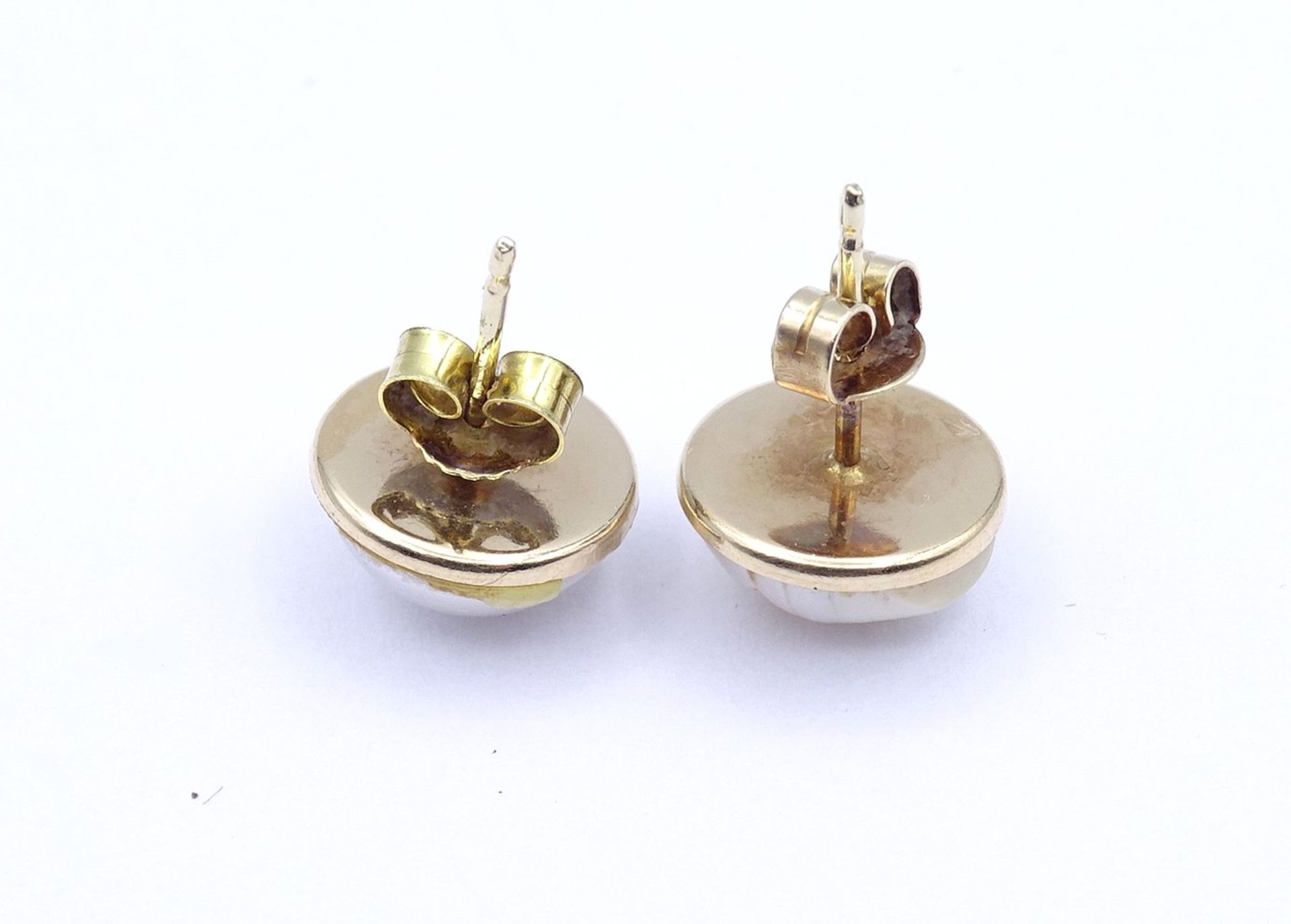 Paar Perlen Ohrstecker, GG 0.585, unterschiedliche Perlen, D. 10,7mm, zus.2,2g. - Bild 3 aus 3