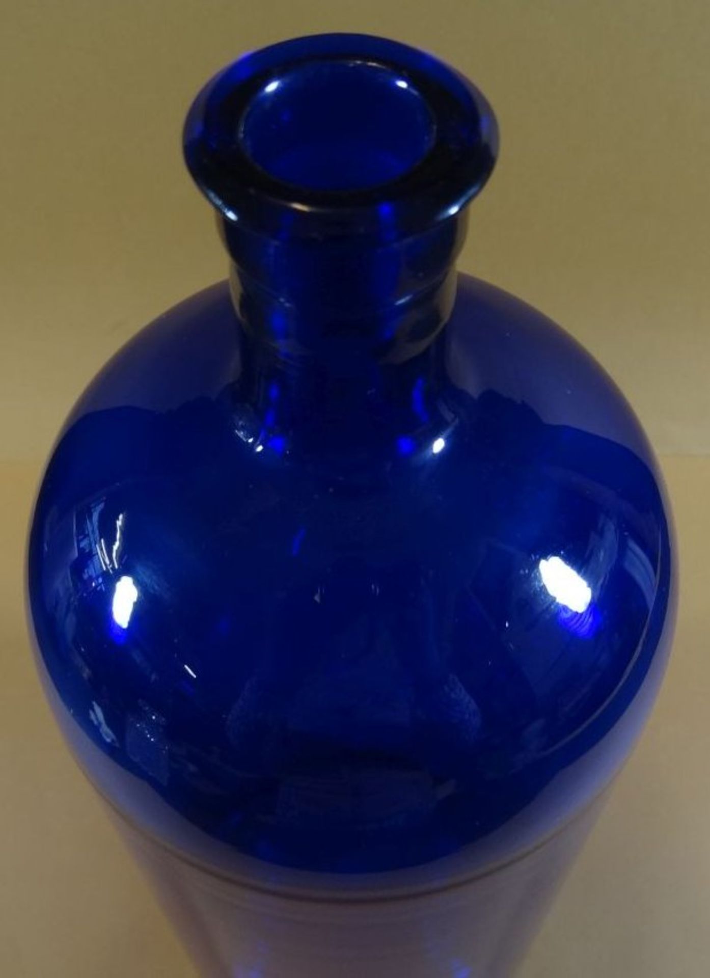 hohe blaue Flasche, ca. 2 Liter, älter, Handarbeit, H-34 cm - Bild 2 aus 4