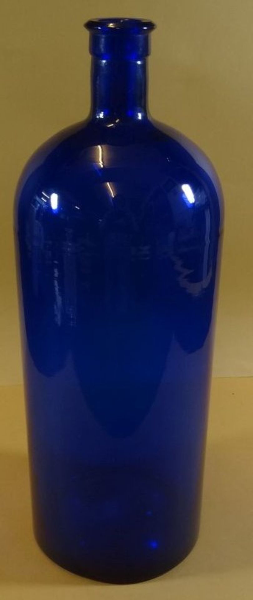 hohe blaue Flasche, ca. 2 Liter, älter, Handarbeit, H-34 cm