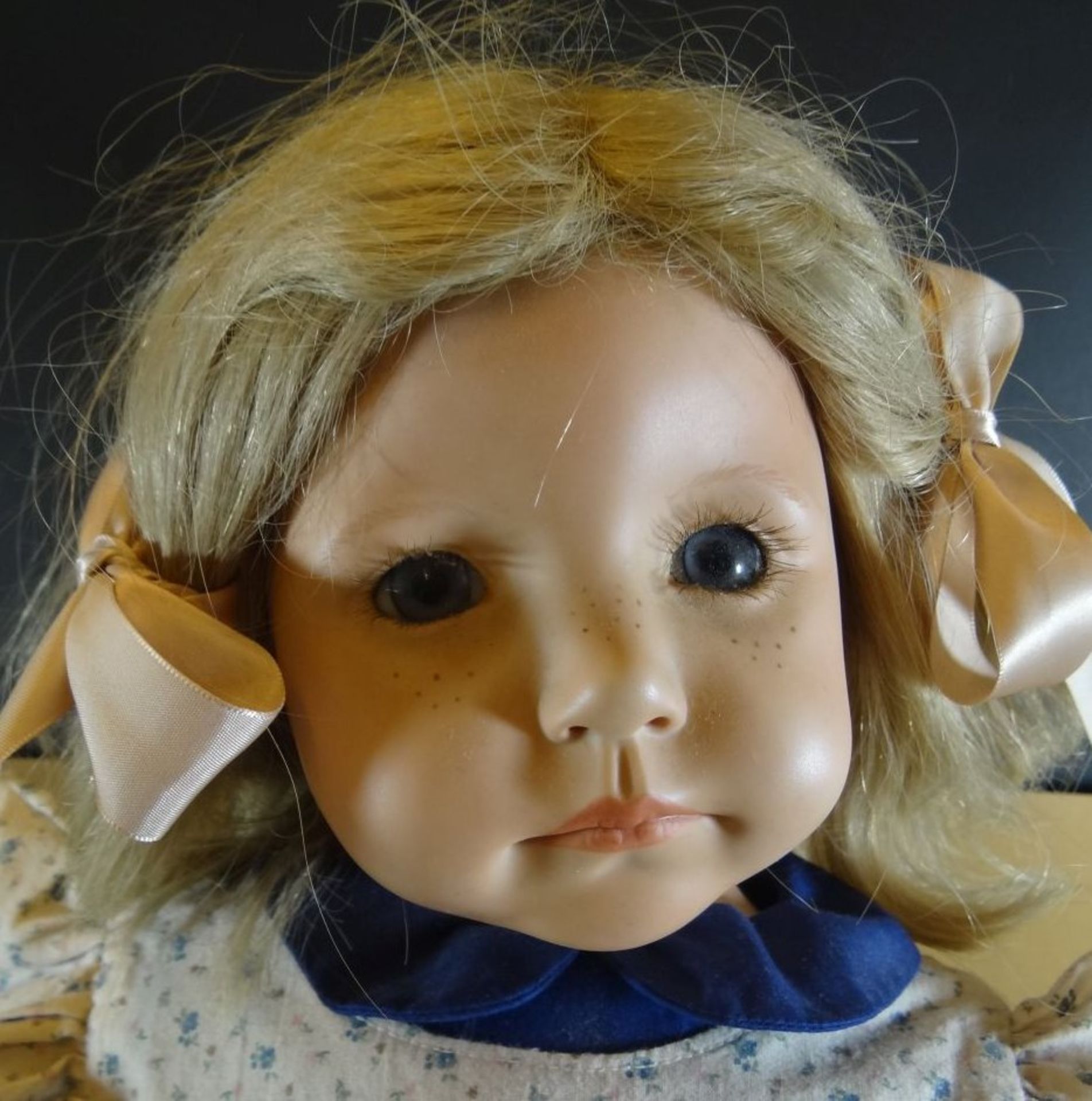 gr. schwere Porzellankopf-Puppe, H-58 cm, gut erhalten - Bild 2 aus 3