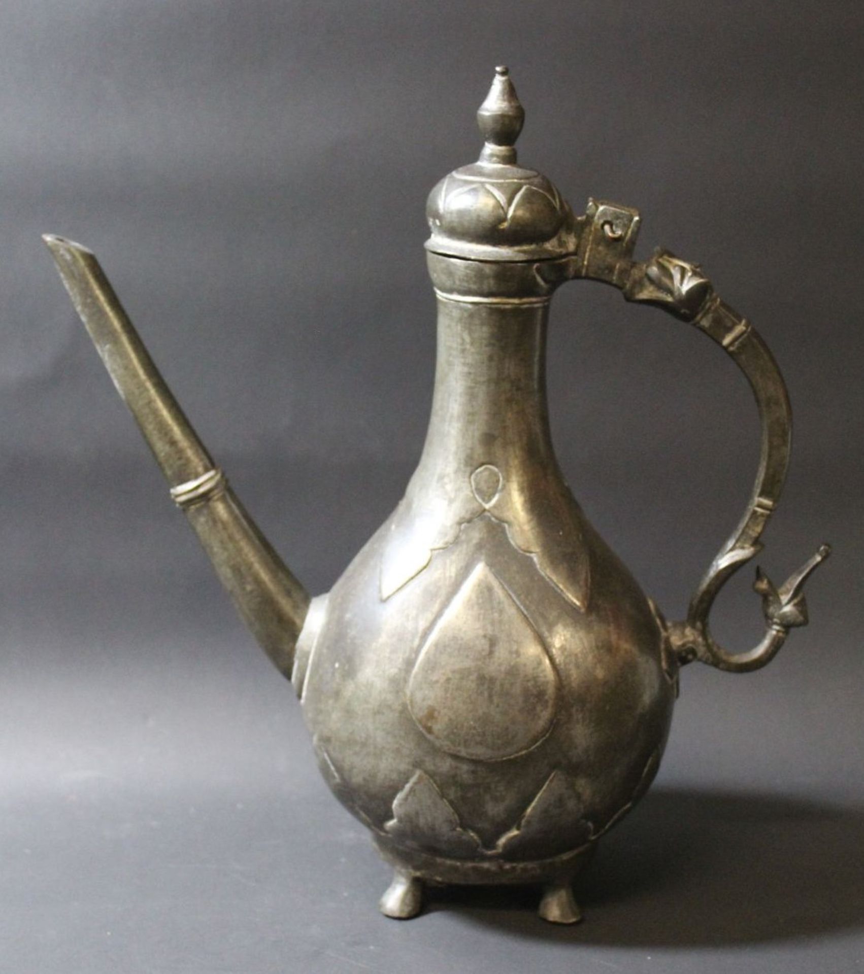 schwere antike islamische Teekanne, Metall,wohl Persien, 17/18. Jhd?, Griff mit Löwenkopf, H-30 cm,
