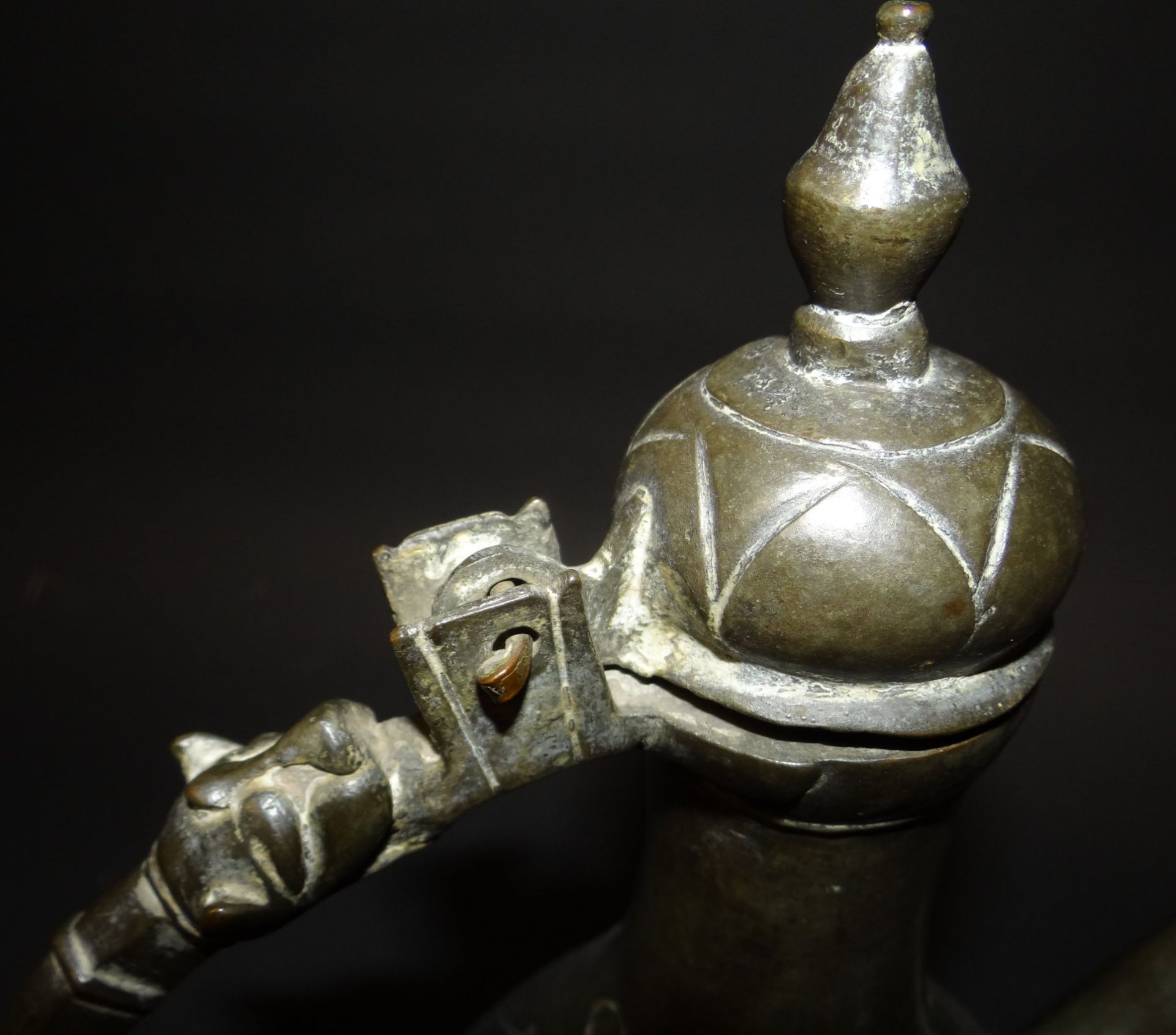 schwere antike islamische Teekanne, Metall,wohl Persien, 17/18. Jhd?, Griff mit Löwenkopf, H-30 cm, - Bild 7 aus 9