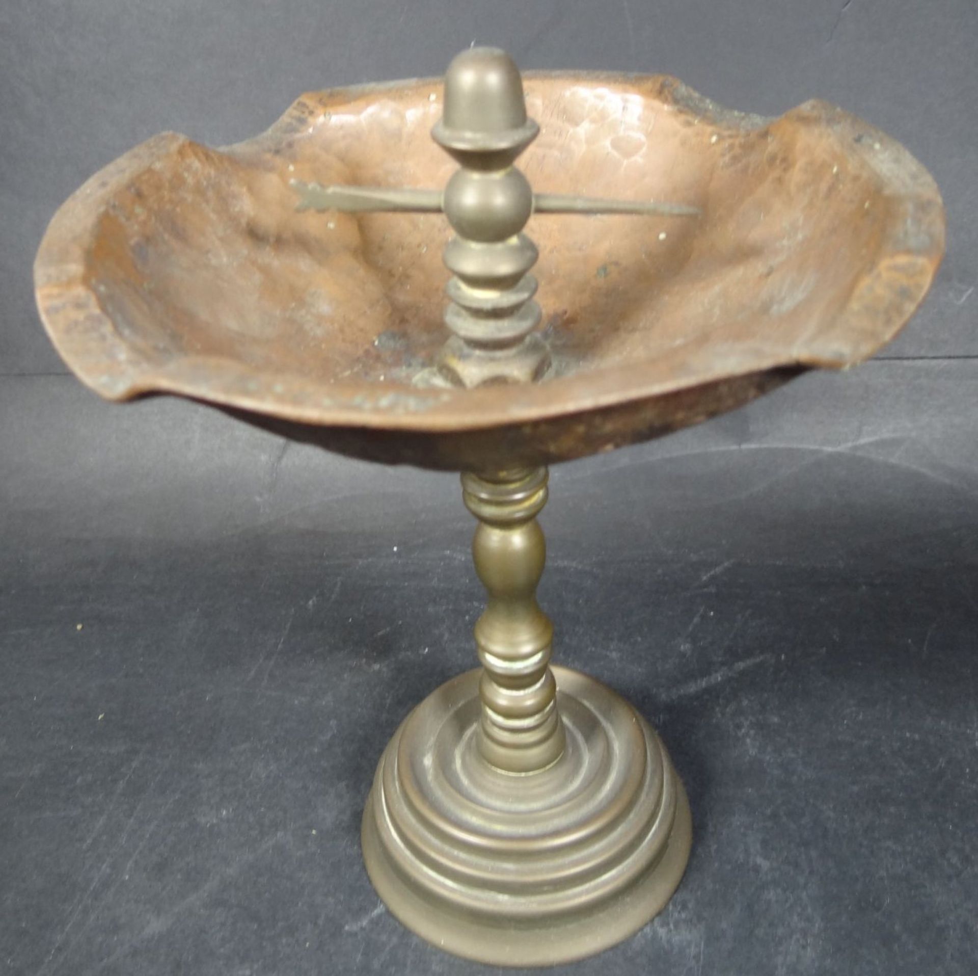 Kupfer-Ascher auf Bronze-Stand, Hammerschlagdekor um 1930, H-16 cm, D-13,5 cm