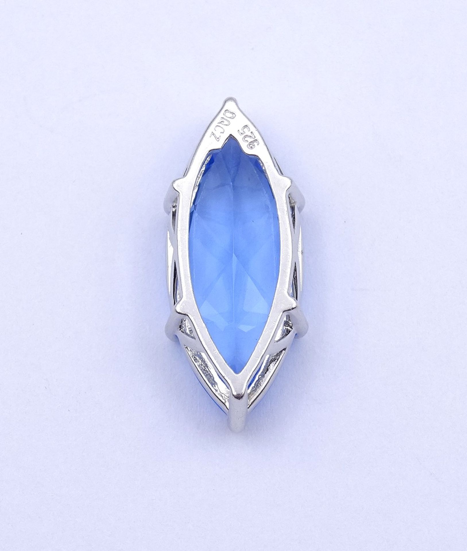 Ketten Flyer mit einem blauen Zirkon, Sterling Silber Fassung 0.925, L. 3,0cm, 6,1g. - Image 3 of 3