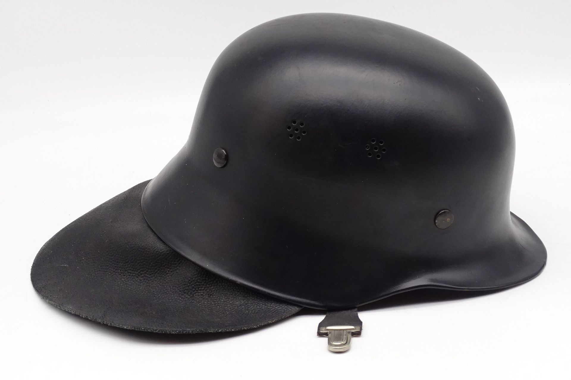 Stahlhelm wohl Feuerwehr, militärisch? - Bild 4 aus 6