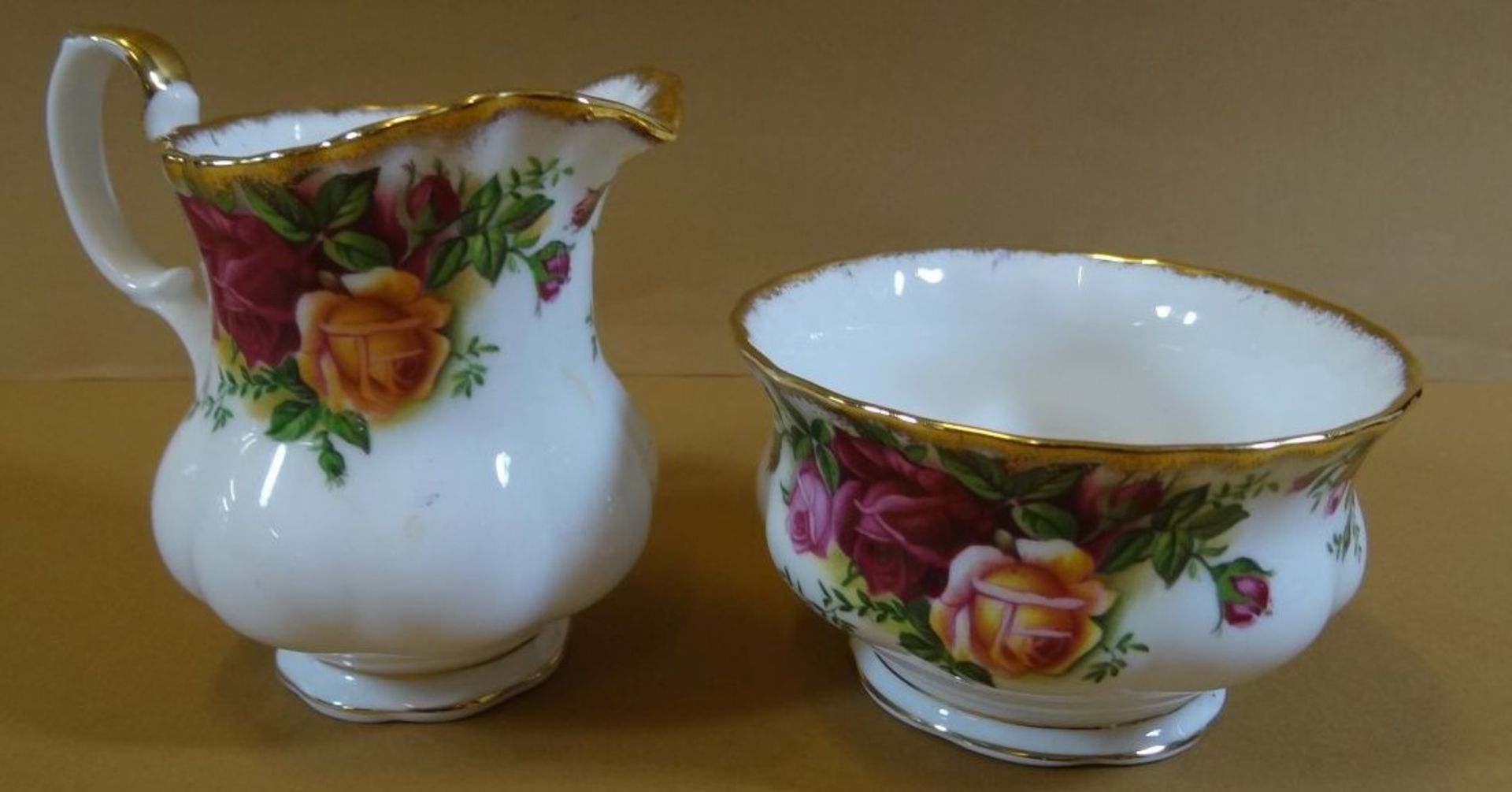 21 Serviceteile "Royal Albert" Old Country Roses, 1x Chip - Image 8 of 17