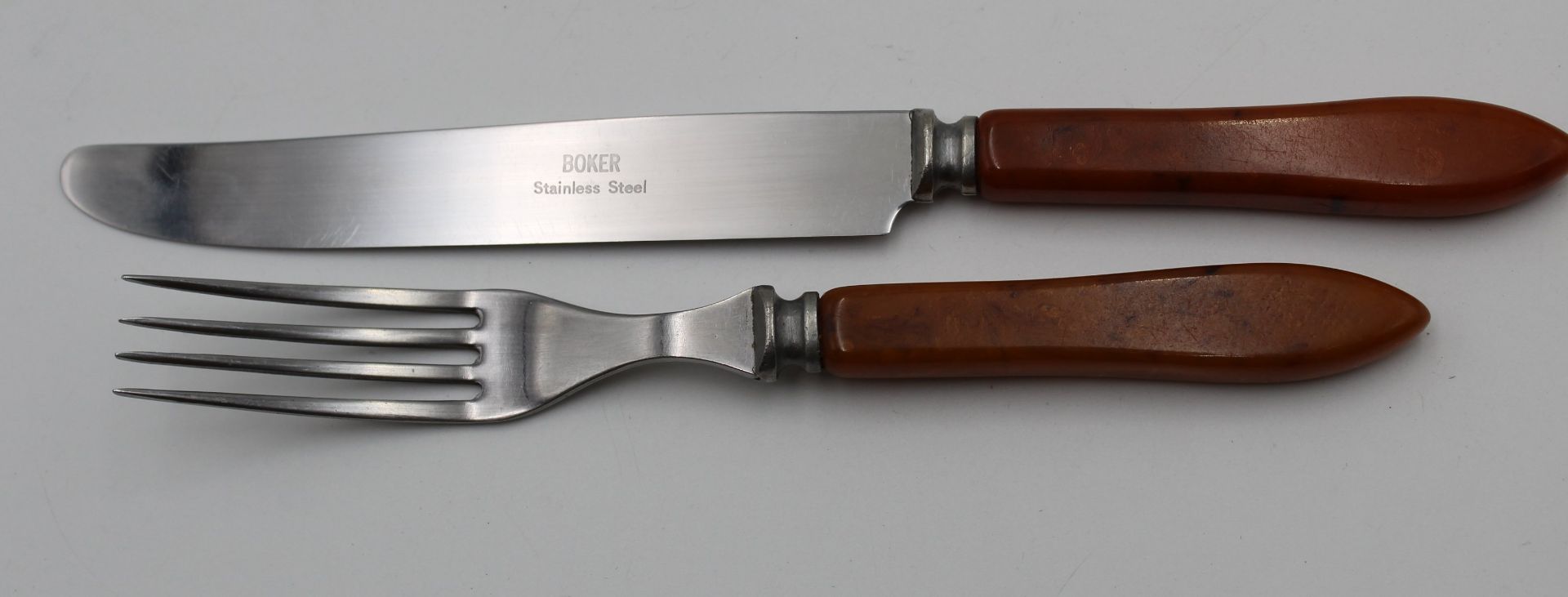 Besteck für 6 Personen, Boker, Griffe wohl Bakelit, Messer L-23,5cm. - Bild 3 aus 4