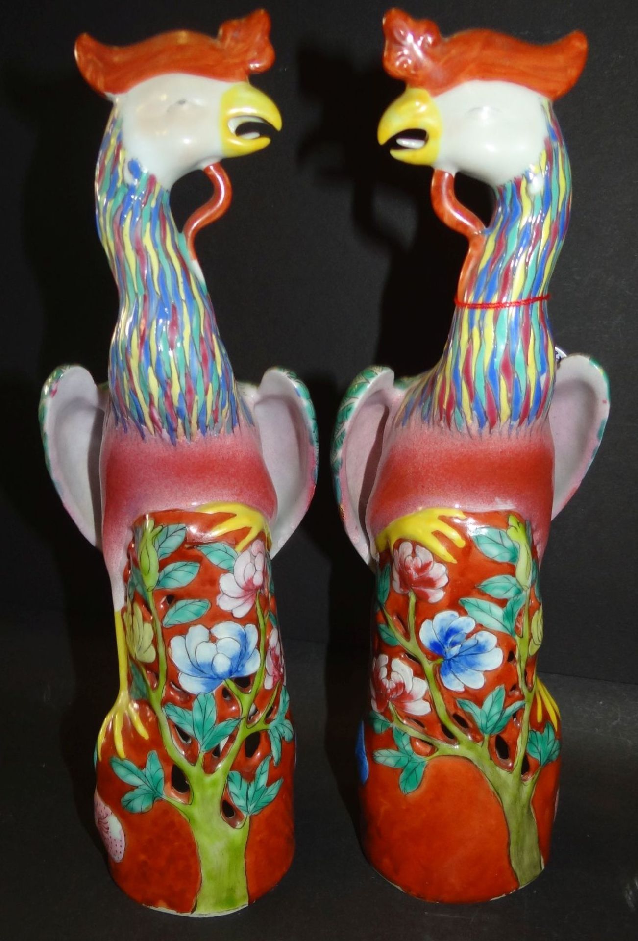 Paar Majolika-Hähne, China, H-25 cm, teilw. durchbrochen, 1x kl, Farbverlust rückseitig