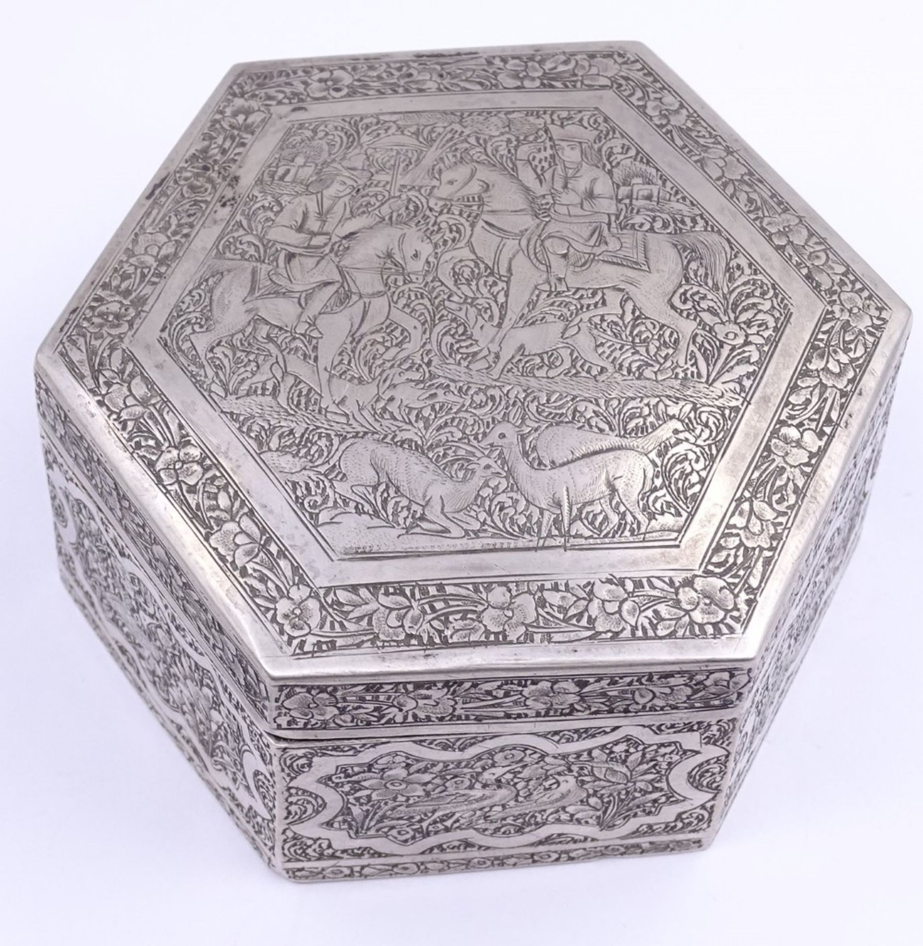 kl.Deckeldose,Isfahan -Iran,Silber,im Boden gemarkt,Schekargah Motiv,H-4,0cm,7,5x7,5cm, 155,5gr. - Bild 2 aus 4