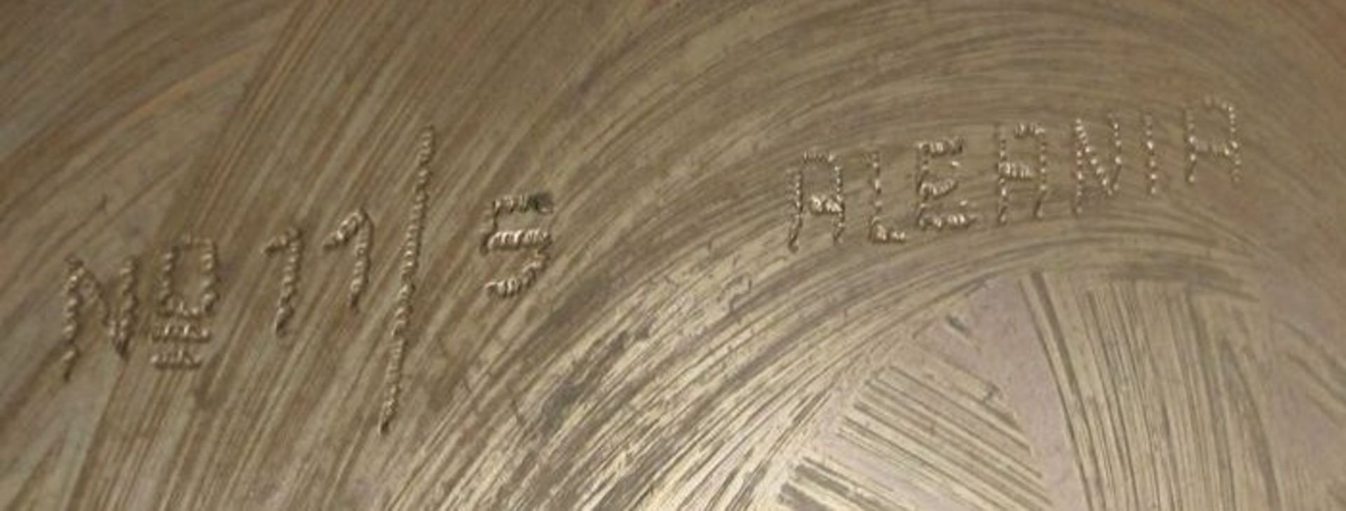 Kupfer-Kanne, älter, Wabendekor, Boden mit Punktgravur "Alehnia", H-23,5cm - Bild 2 aus 2