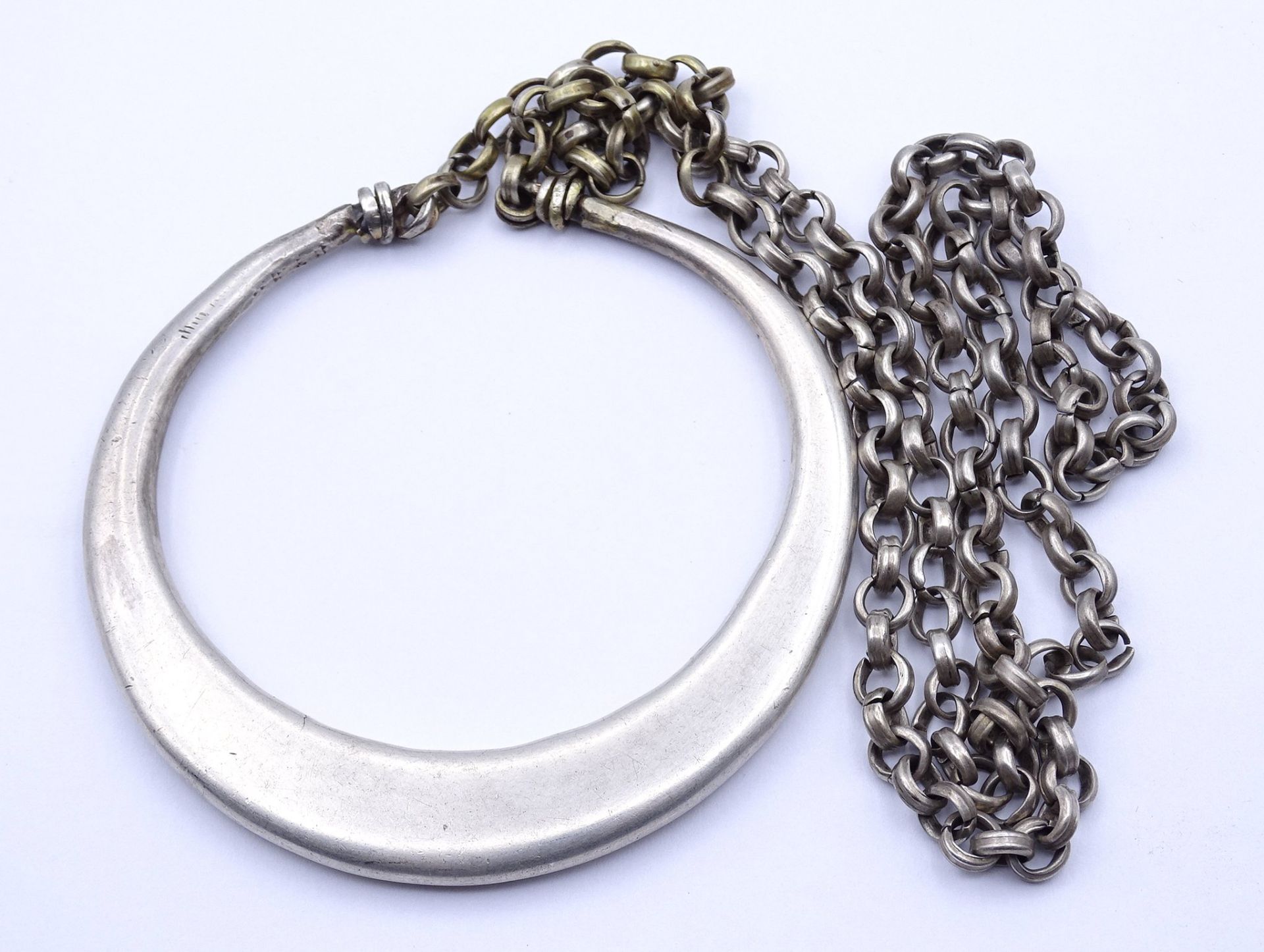 Schwere alte Silber Halskette, Silber gepr., Kette L. 60cm, Anhänger 8x7,5cm, zus. 112g. - Bild 3 aus 3