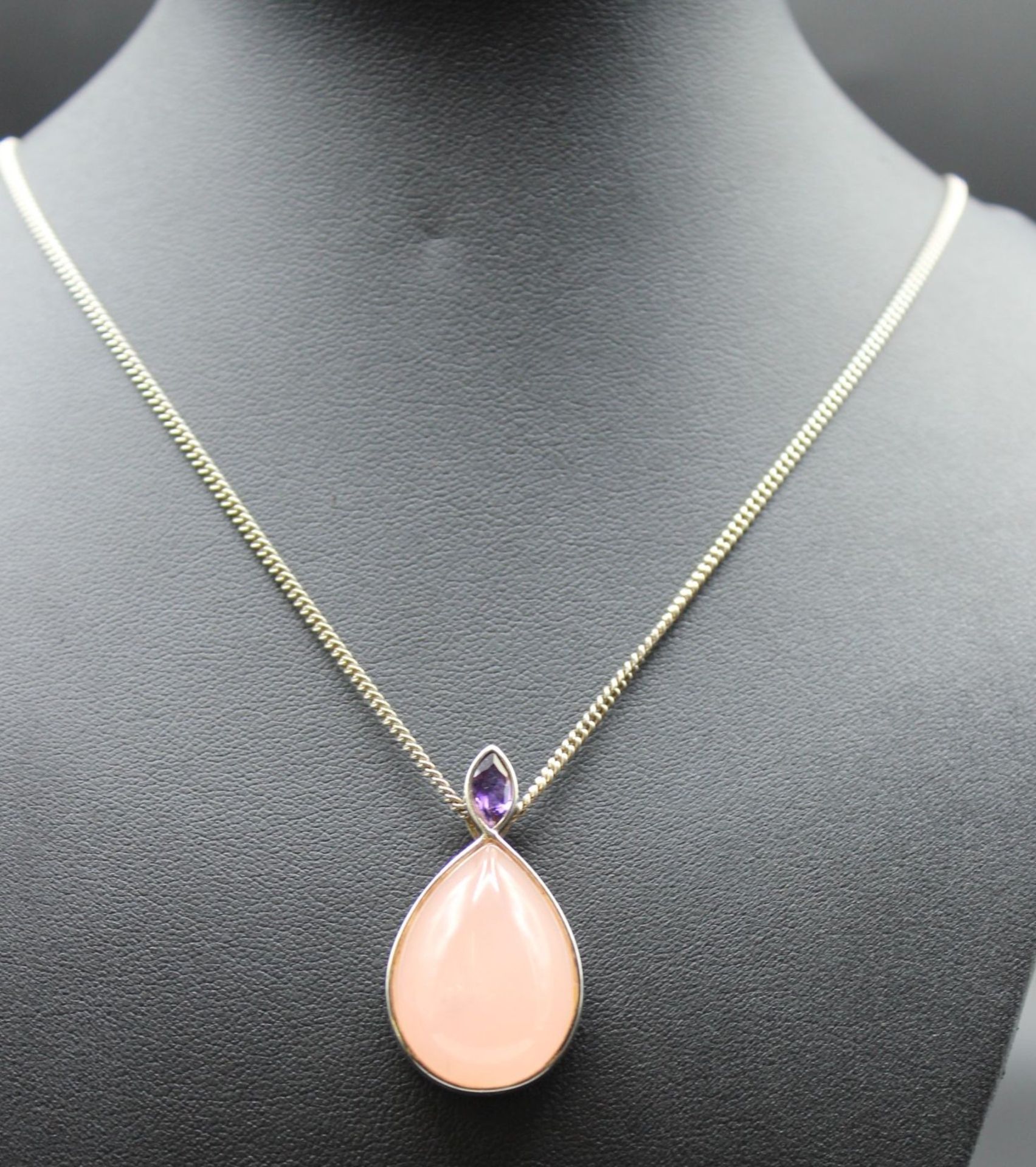 Anhänger, Rosenquarz und Amethyst, 925er Silberfassung an 835er Kette, zus. 17gr., ca. L-54cm, Anhä - Bild 2 aus 4