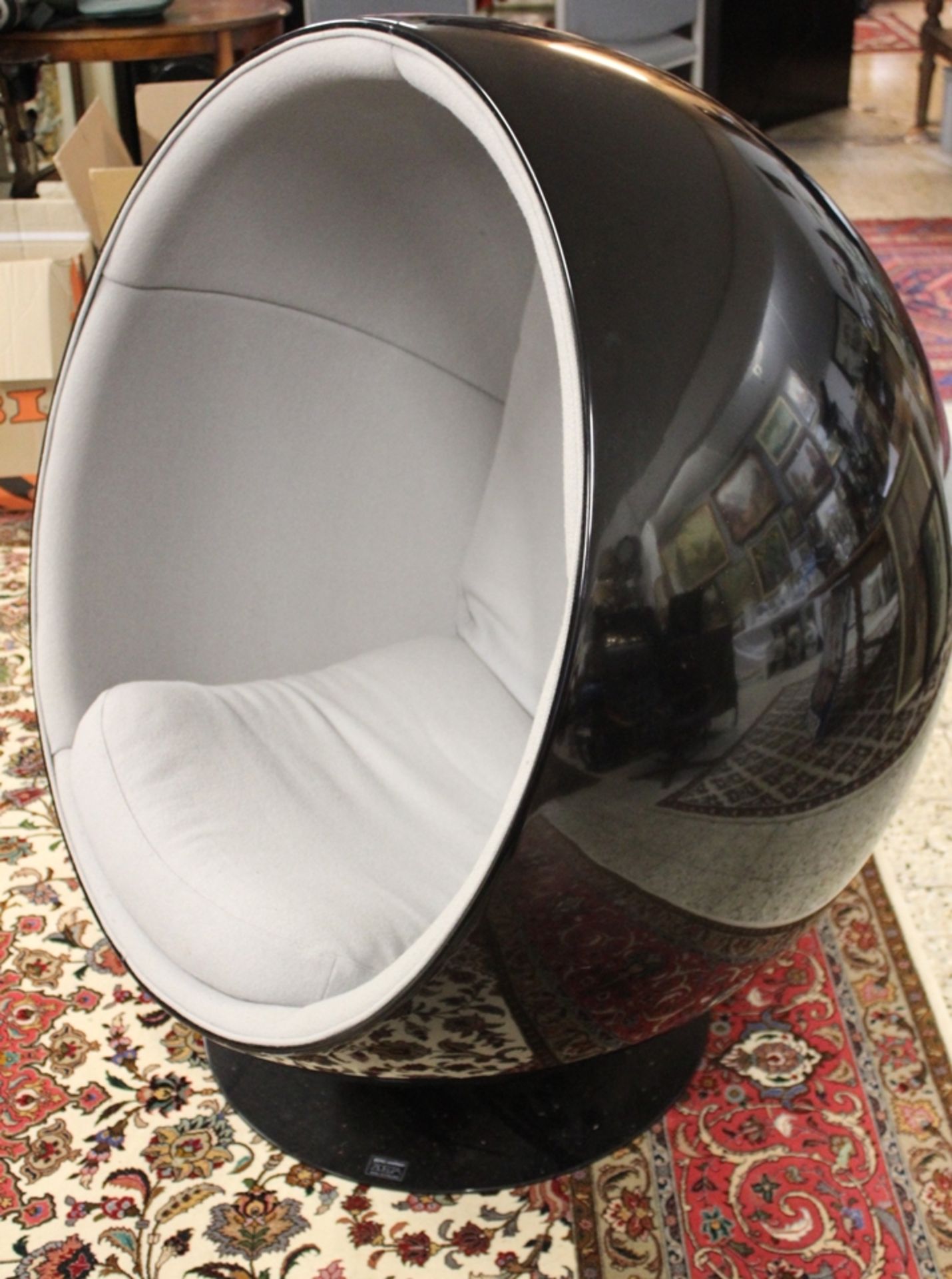 Eero Aarnio, Sessel 'Ball Chair', 1963-65, Sessel , H- 125 cm, ca. D- 110 cm, fiberglasverstärkter - Image 2 of 9