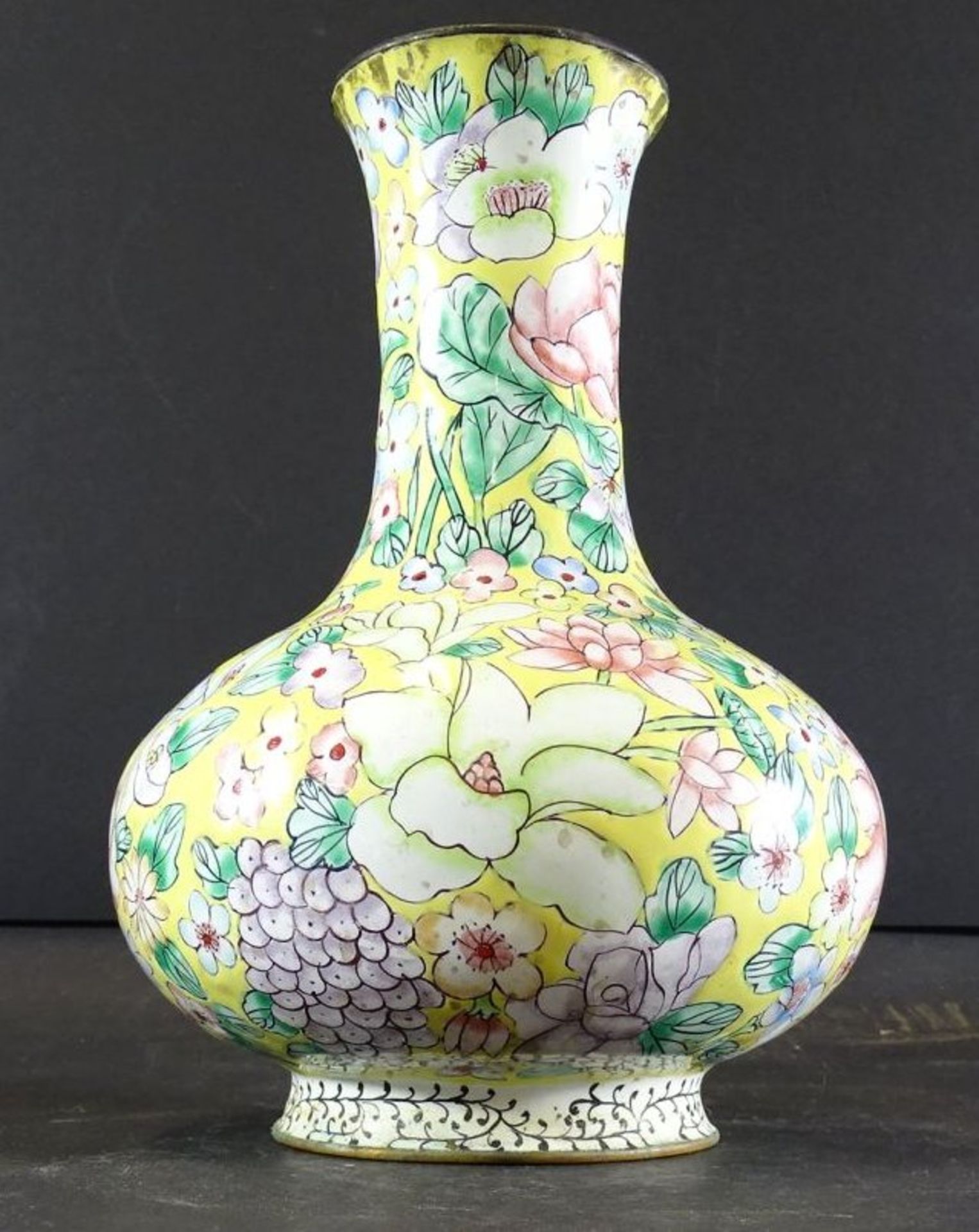 Cloisonne-Vase mit floralen Dekor, China, H-19 cm, - Image 2 of 6