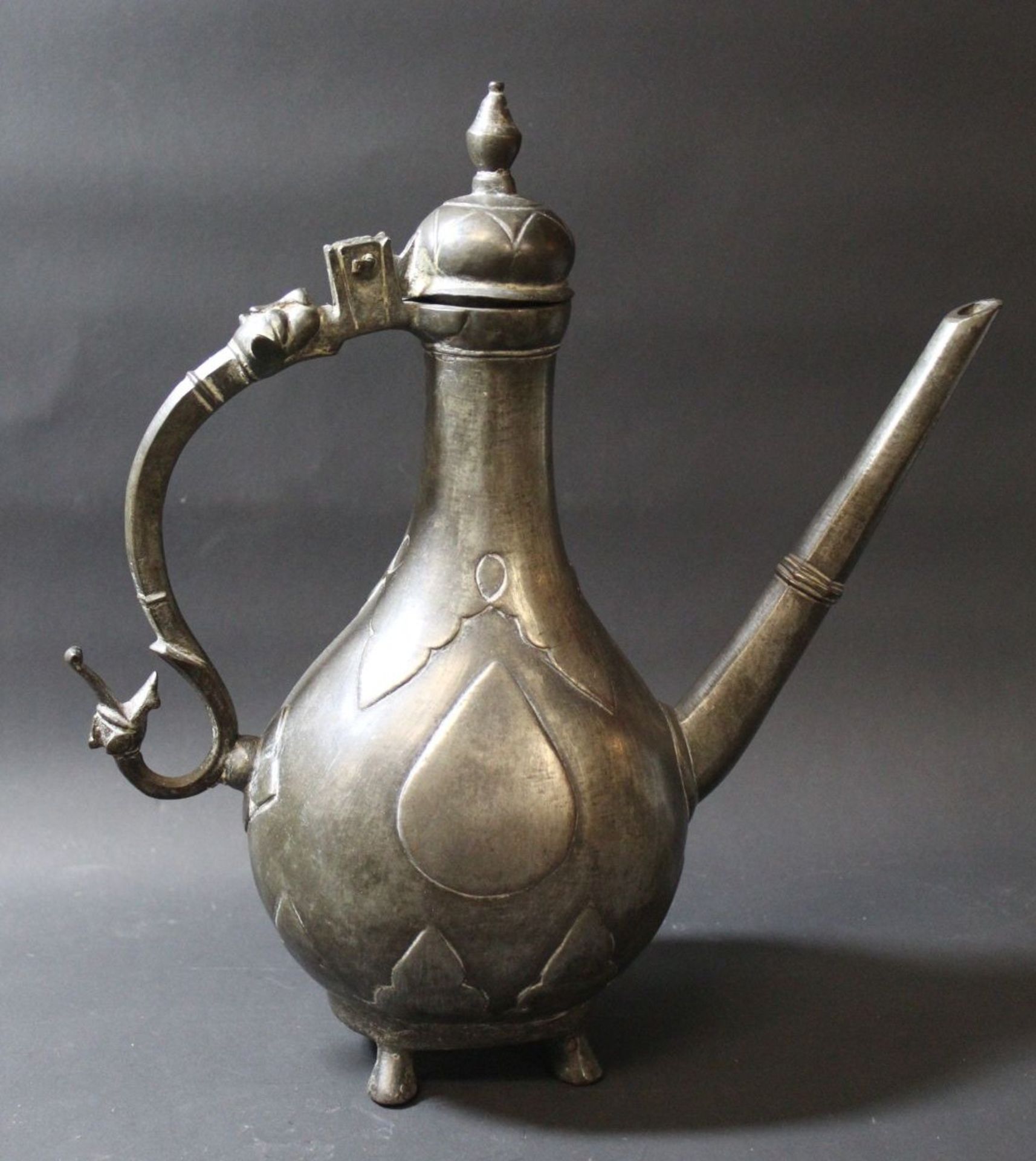 schwere antike islamische Teekanne, Metall,wohl Persien, 17/18. Jhd?, Griff mit Löwenkopf, H-30 cm, - Bild 2 aus 9