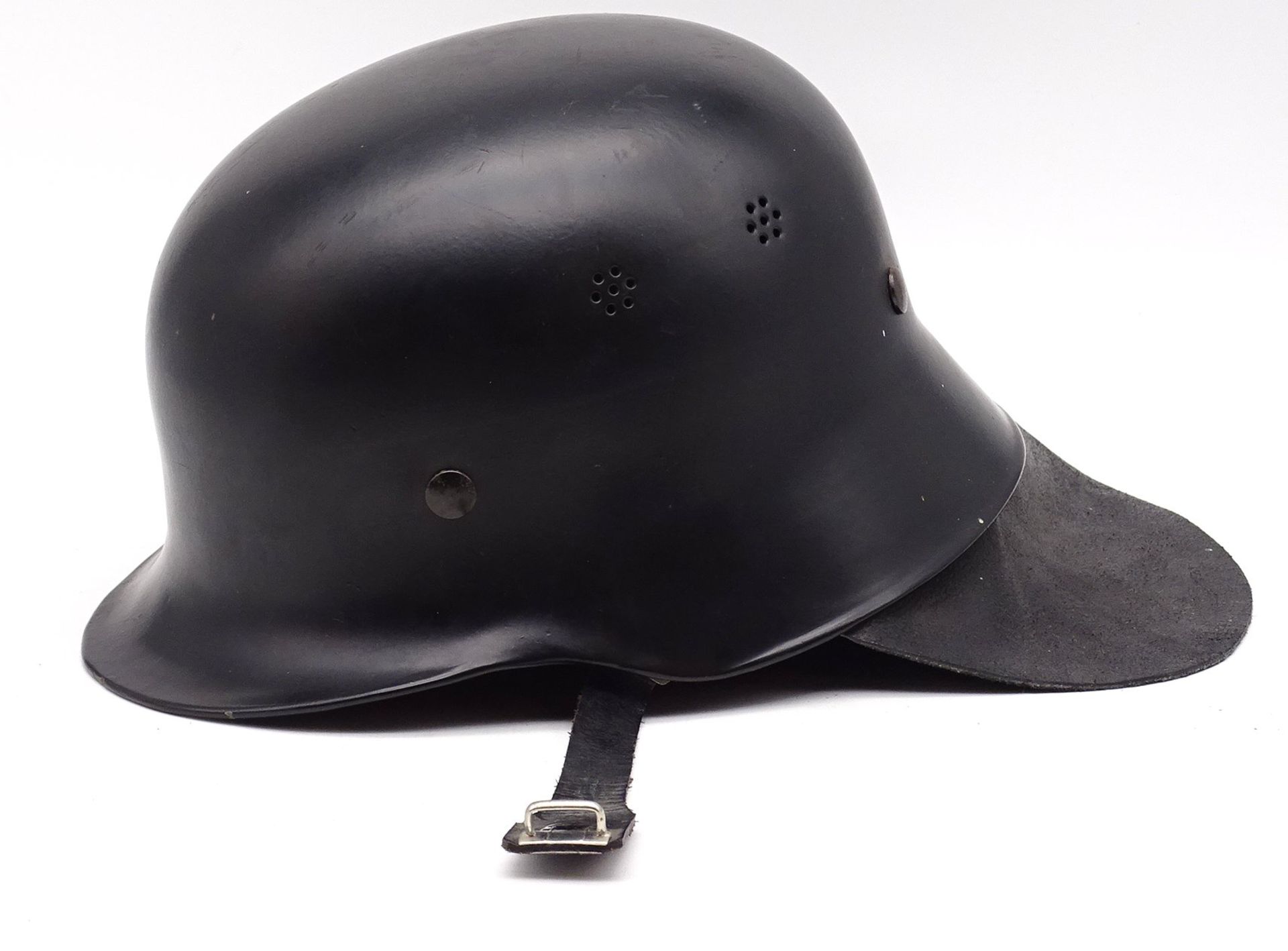 Stahlhelm wohl Feuerwehr, militärisch? - Bild 2 aus 6