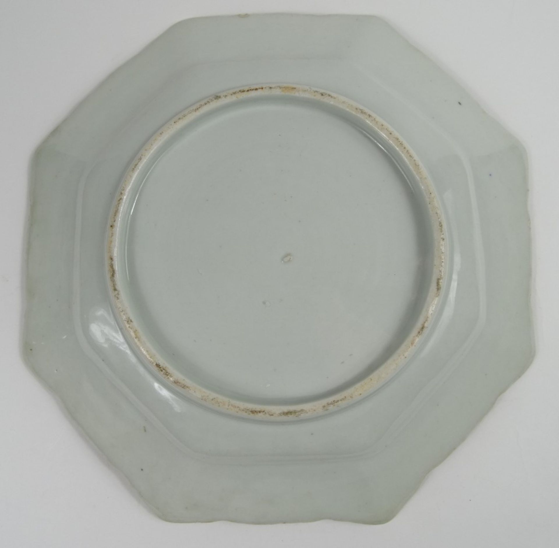 Teller, China, handbemalt, D-31,5 cm, kleine Kratzer vorhanden und Farbe stellenweise abgeplatzt - Image 4 of 4