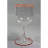 signiertes Glas um 1900, korallenfarbener aufgeschmolzener Rand, H-16,2cm.