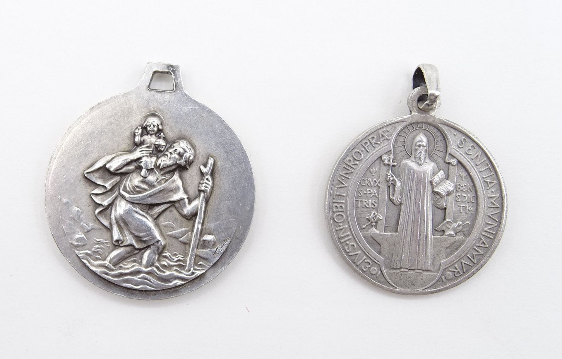 2 Heiligenmedaillen aus 835er-Silber, Benediktusmedaille und Wundertätige Maria/ Hlg. Christopherus - Image 2 of 8