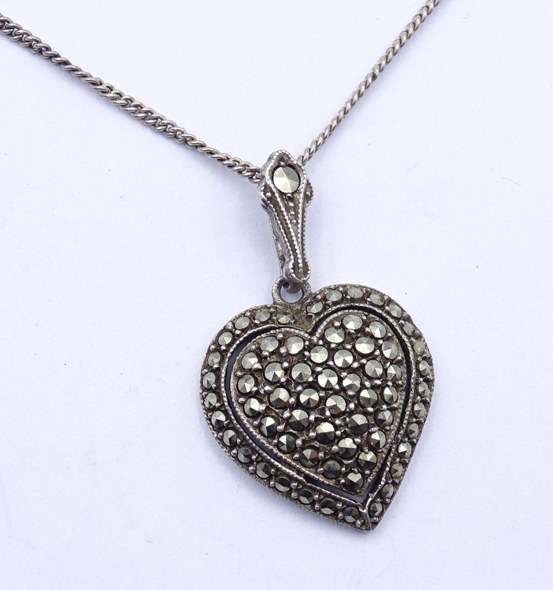 Halskette mit Markasiten Herz Anhänger, Silber 0.835, Kette L. 51cm, zus. 5,4g. - Bild 2 aus 4