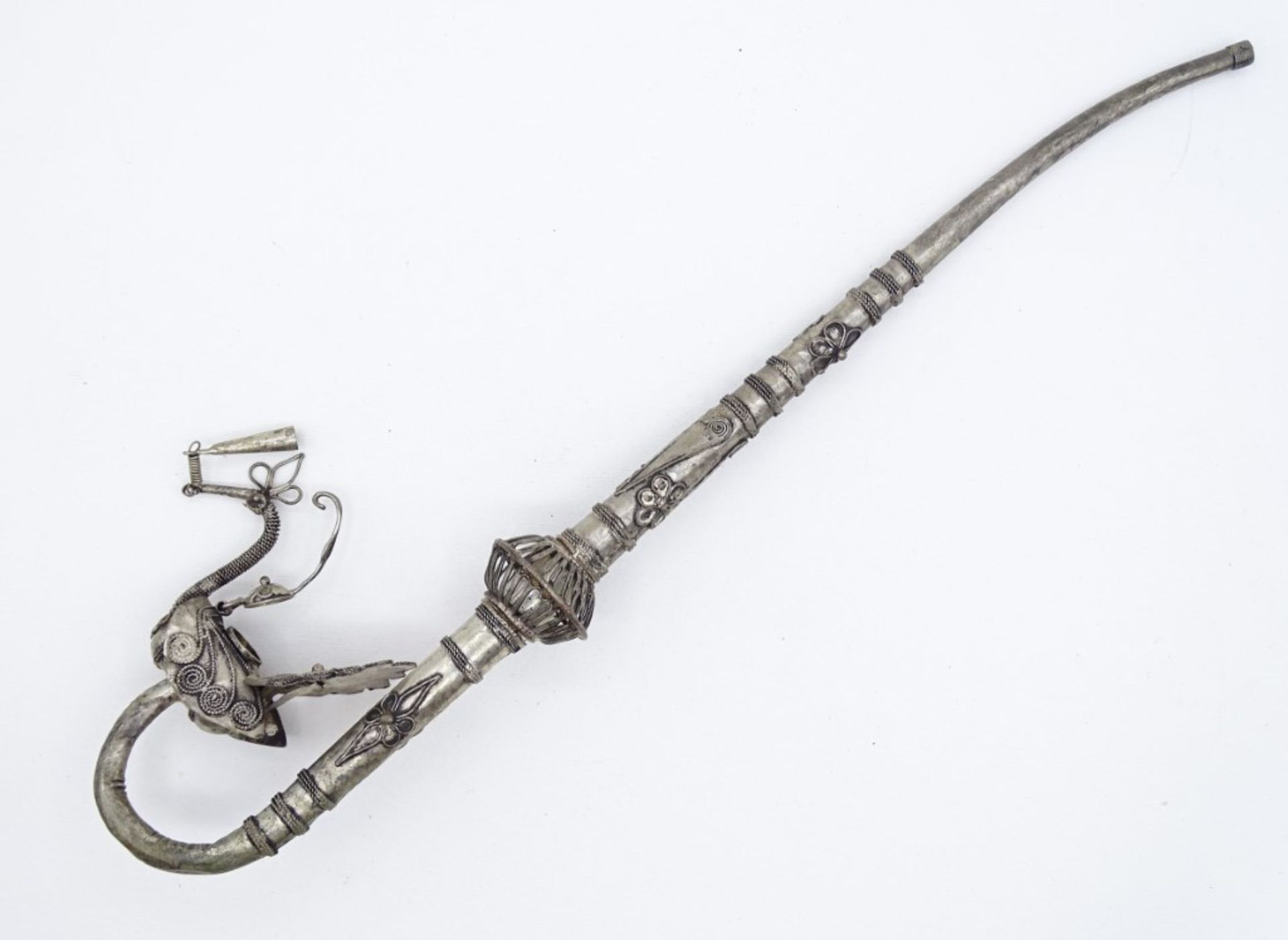Alte chinesische Pfeife, Kopf in Form eines Pfaues, Metall, L. 32,5 cm, mit Alters- und Gebrauchssp - Bild 2 aus 6