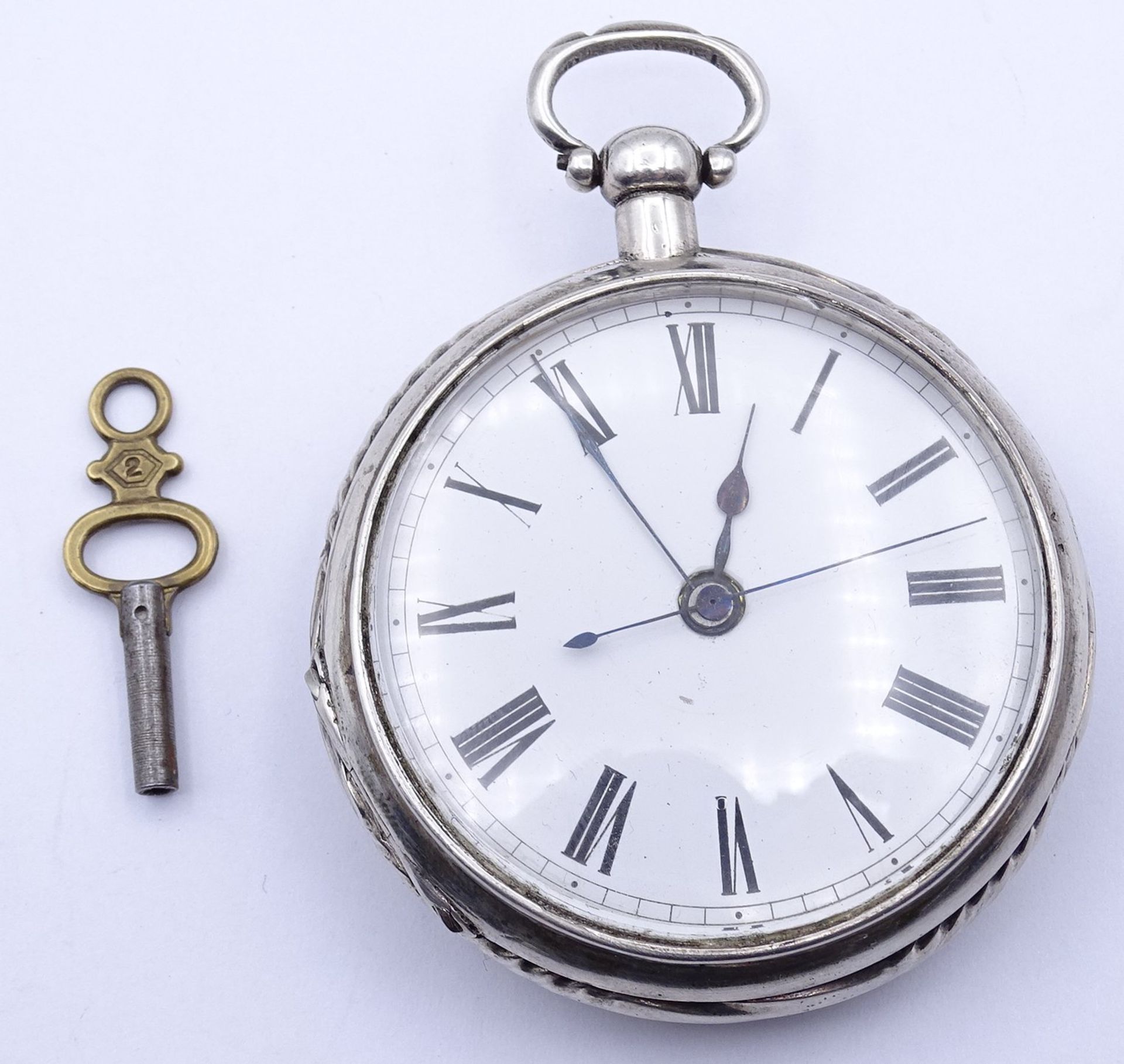 Schöne große Taschenuhr, Silbergehäuse, D.56mm, fein gearbeitetes Werk, Schlüsselwerk, Werk läuft,