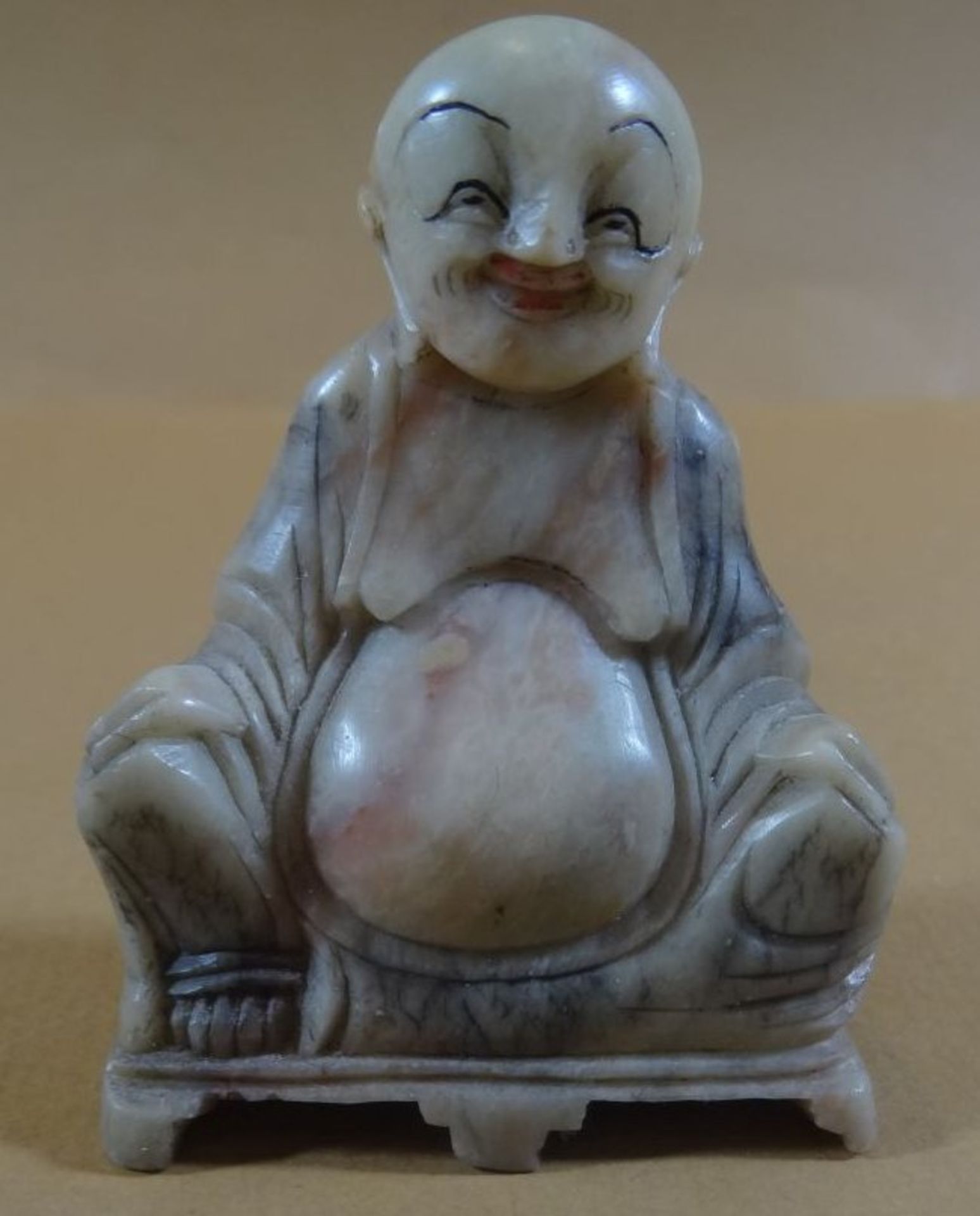 sitzender Buddha, wohl Speckstein, H-7 cm