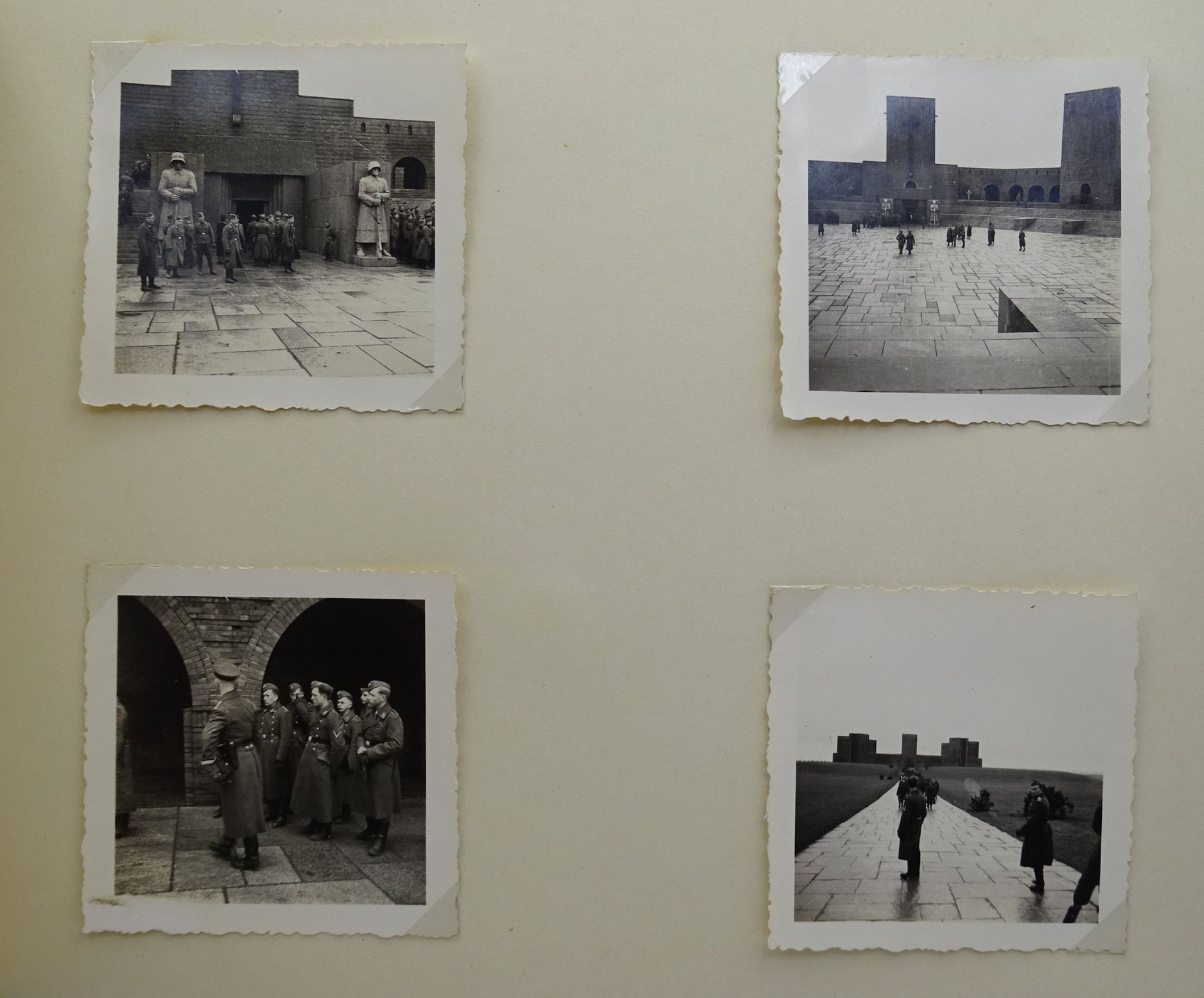 Fotoalbum "Kriegs-Erinnerungen", 72 Fotos und 2 Postkarten - Bild 6 aus 9