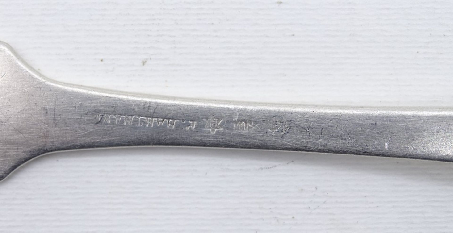 Gabel aus 800er-Silber, gepunzt "Hartmann", Gravur "4. Pomm. Nr. 21", Infanterie-Regiment "von Borc - Image 3 of 3