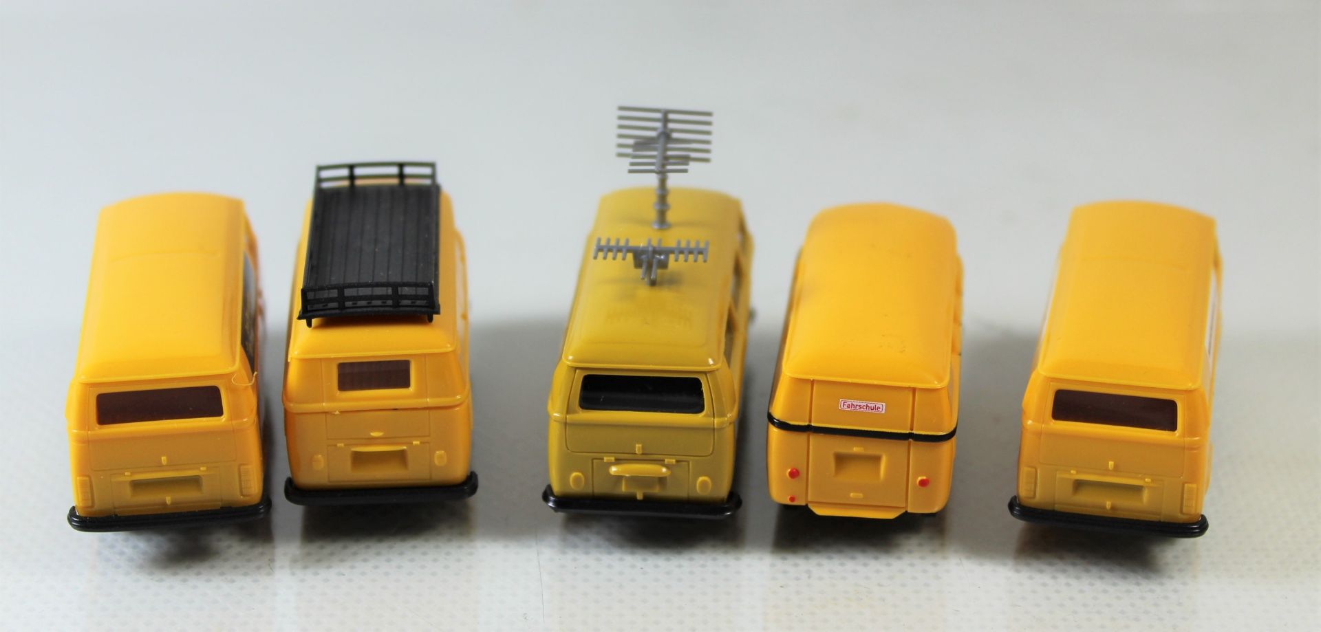 5 Modellbaufahrzeuge VW Busse mit Deutscher Bundespost Beschriftung, 1 x Wiking und 4 x Brekina, 1: - Bild 4 aus 5