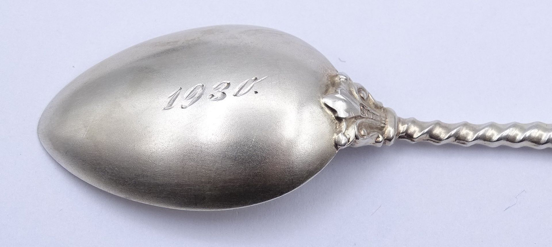 Einzelner Teelöffel, Silber 0.800, mit aufgesetzter Ratte , "bez. Hameln 1930", L. 11,0cm, 13,3g. - Bild 4 aus 5