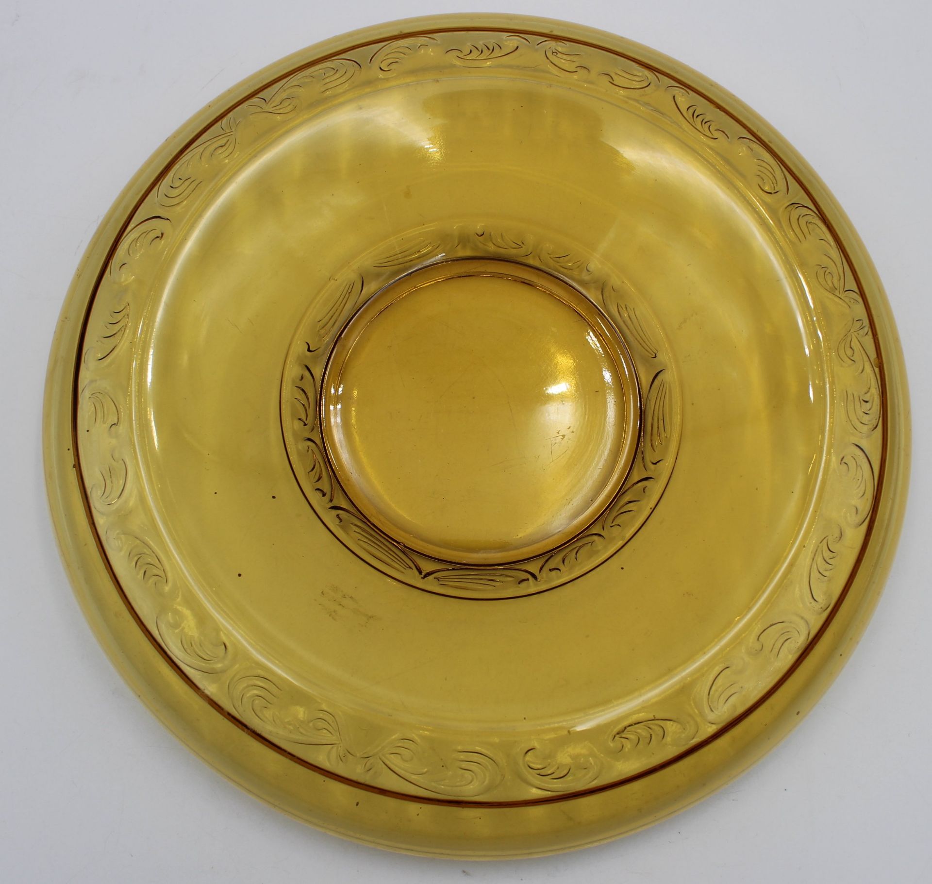 Schale, älter, bernsteinfarbenes Glas, reliefiert, ca. H-4,5cm D-31cm. - Bild 2 aus 4