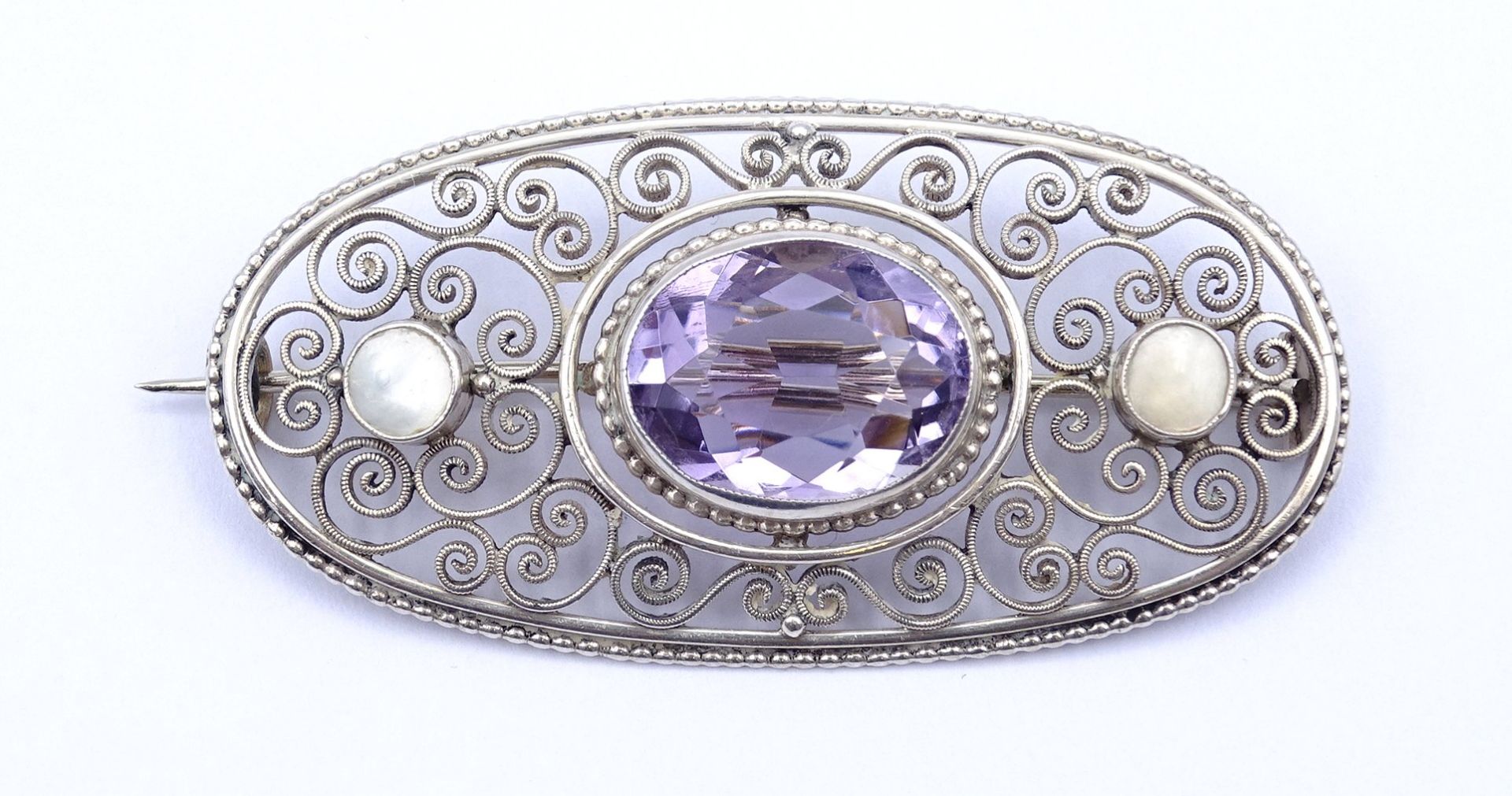 Ovale filigrane Brosche mit Perlmutt und violettem Schmuckstein, Silber 935, 53x26mm, 9,9g. - Bild 2 aus 4