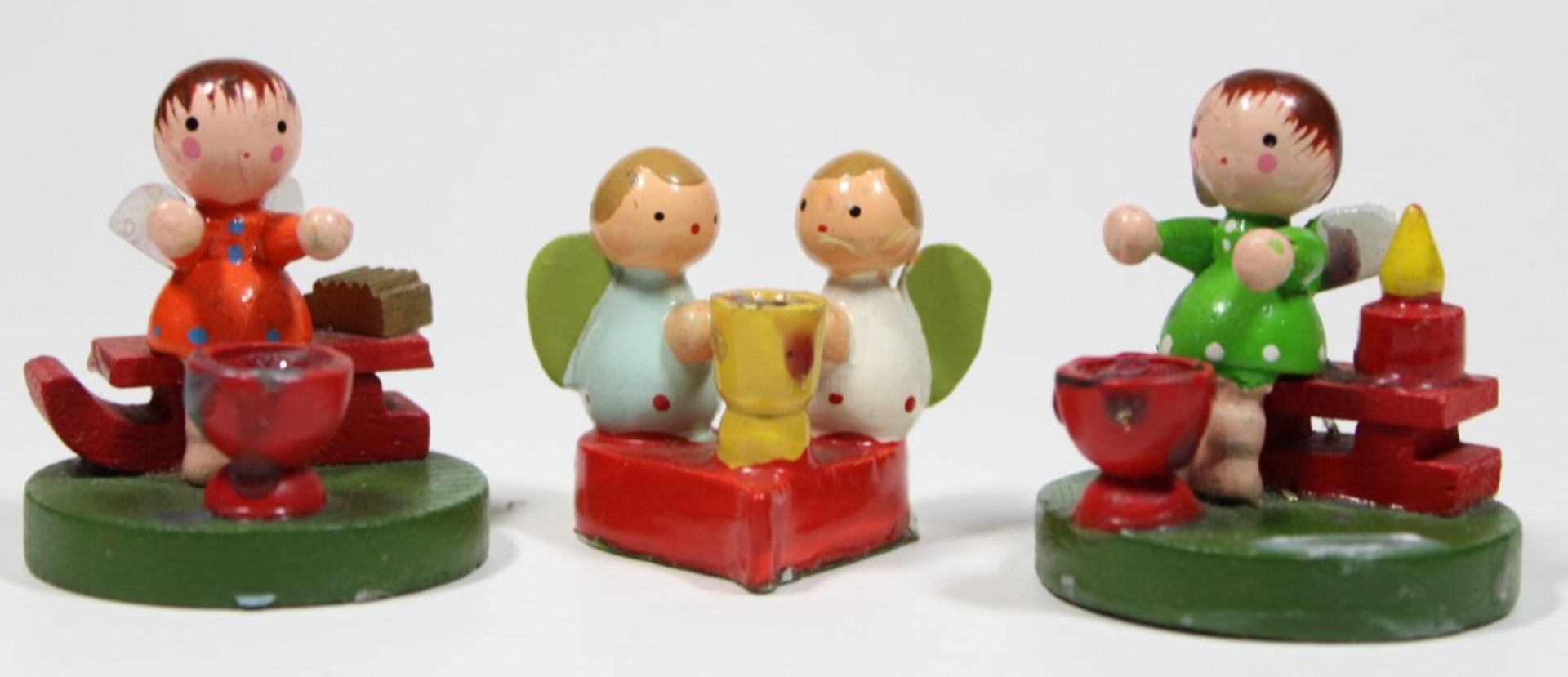 3 x Erzgebirge-Weihnachtsfiguren, Kerzenhalter, 4-4,5 cm, Alters- und Gebrauchsspuren