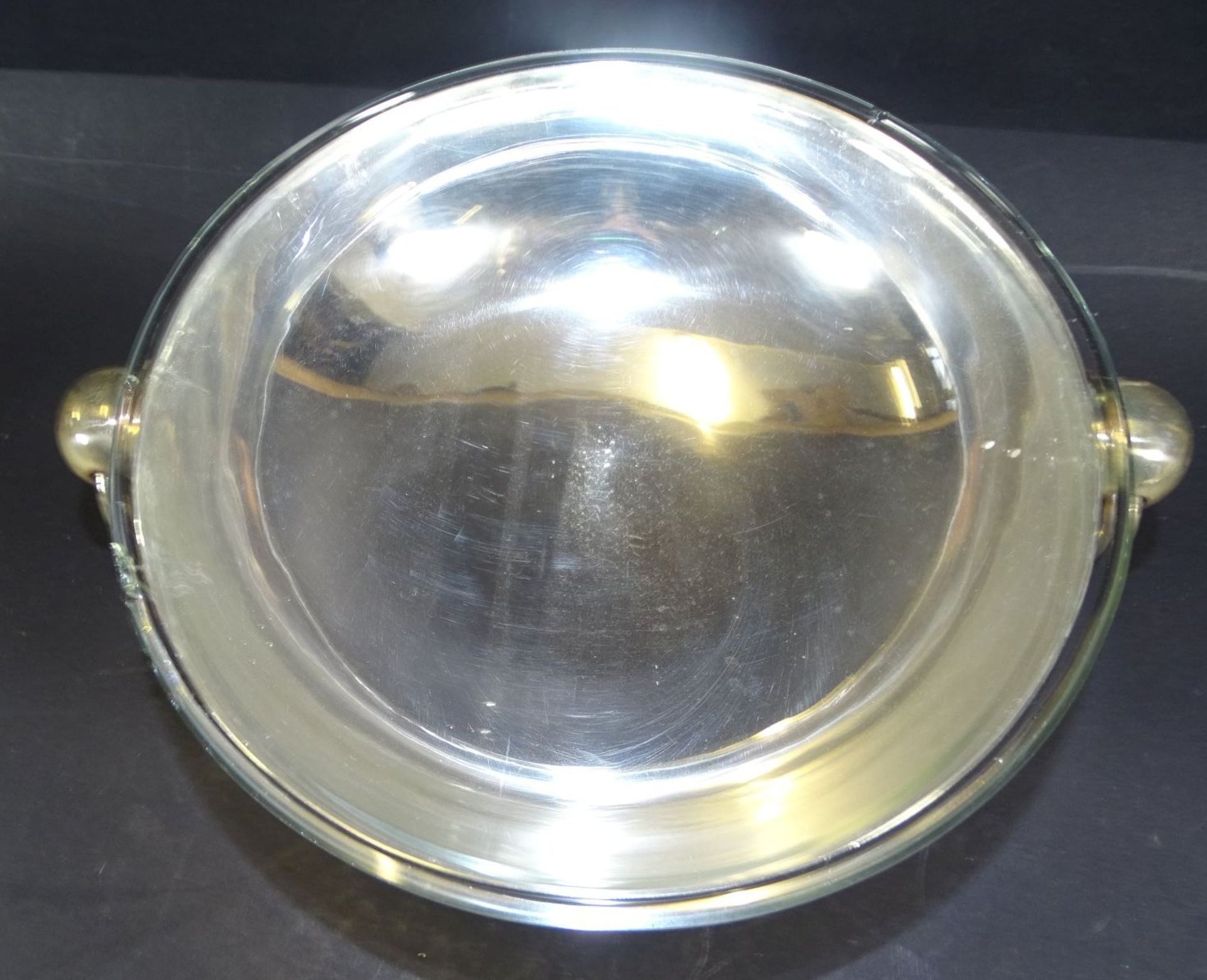 versilberte Schale auf Stand mit Glasschale, diese am Rand bestossen, seitlich Ringe, H-8 cm, D-19  - Bild 2 aus 4