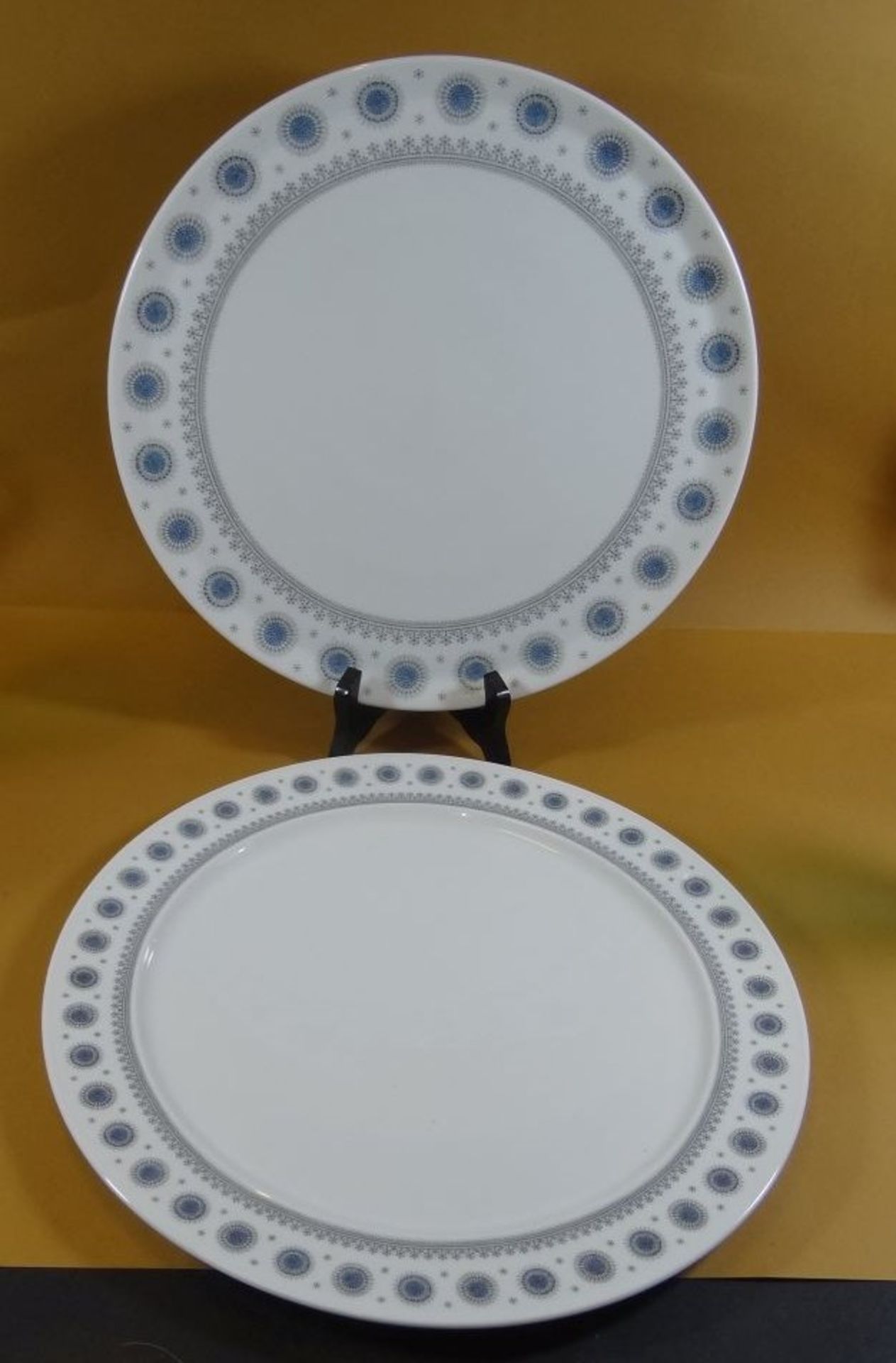 2x leicht unterschiedliche grosse Rosenthal Platten, D-31,5 cm
