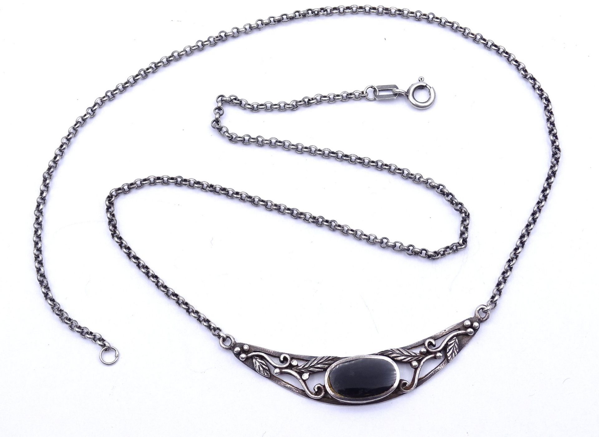 Halskette mit schwarzen Stein, Silber 0.925, L. 47cm, 7,3g.