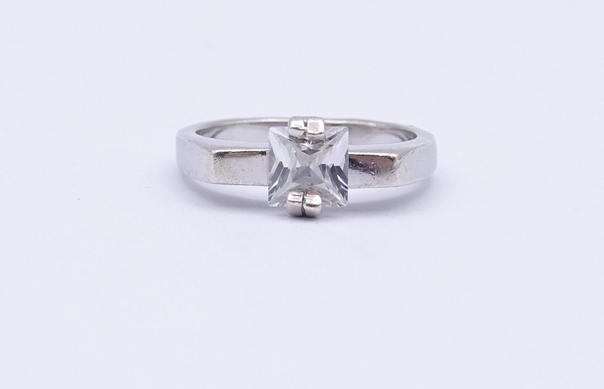925er Silber Ring mit einem klaren Stein, 4,4g., RG 56
