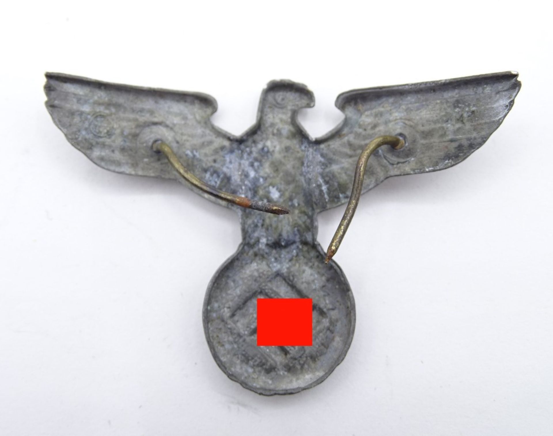 Mützenabzeichen aus Metall, Reichsadler Wehrmacht, Rückseite mit Punzen, unleserlich - Bild 2 aus 2