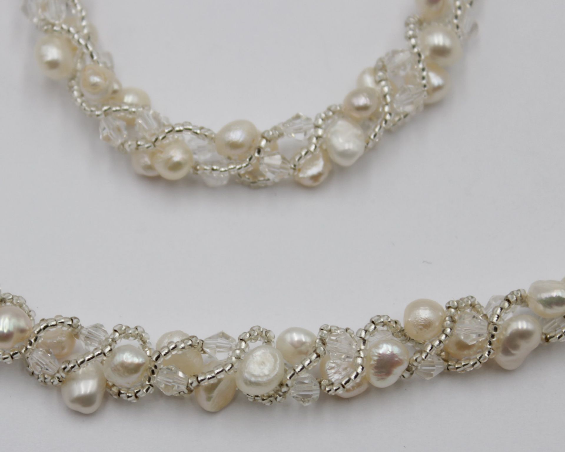 2tlg. Set, Kette und Armband, SW-Perlen, silberfarbene Schließen, ca. L-45cm  u. 19cm. - Bild 2 aus 3