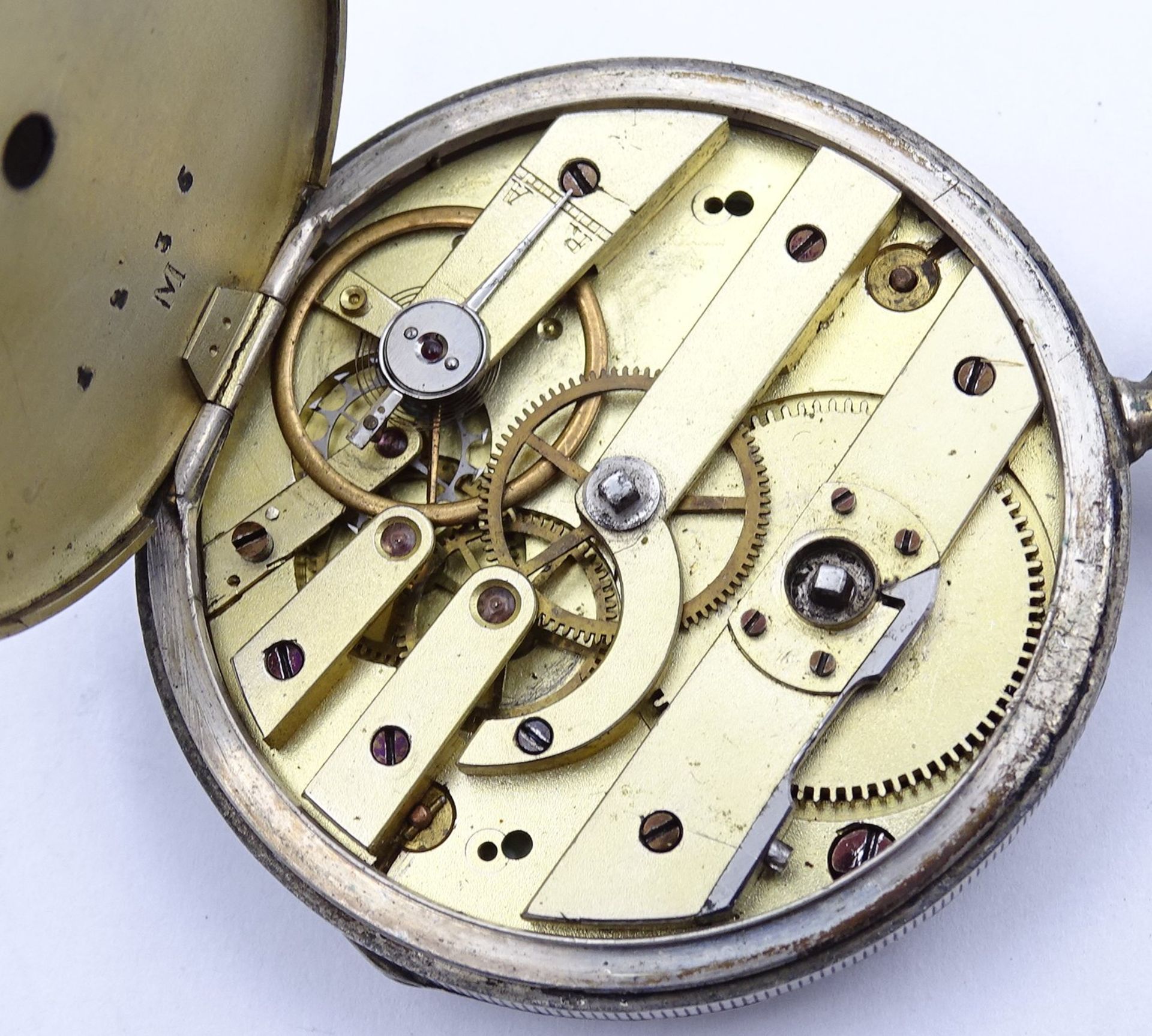 Taschenuhr, Markenlos, Silbergehäuse, anbei Uhrenkette aus Silber, Schlüsselwerk, Werk steht, D. 43 - Image 5 of 5