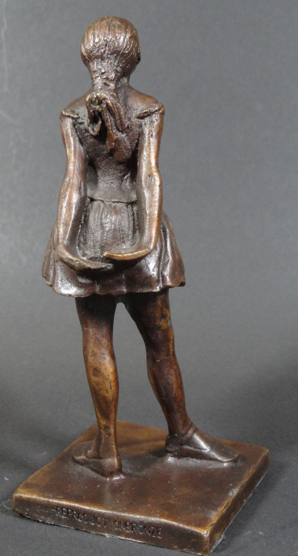 kl. Bronze-Figur eines Mädchens, H-14 cm, Repro - Bild 3 aus 5