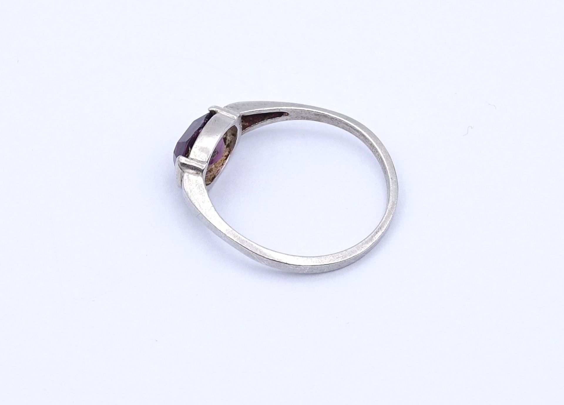 835er Silber Ring mit einem violetten Farbstein (Strass), 1,5g., RG 56 - Bild 3 aus 3