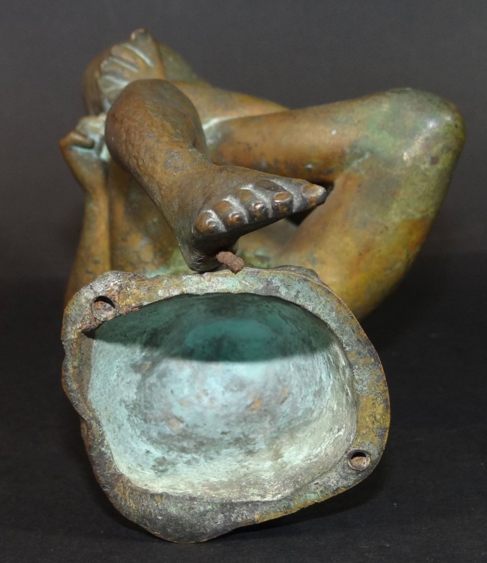 antike Bronze "Der Dornauszieher", schwere Bronze, Sockel fehlt, H-18 cm, Oberschenkel Verbindung g - Bild 6 aus 6