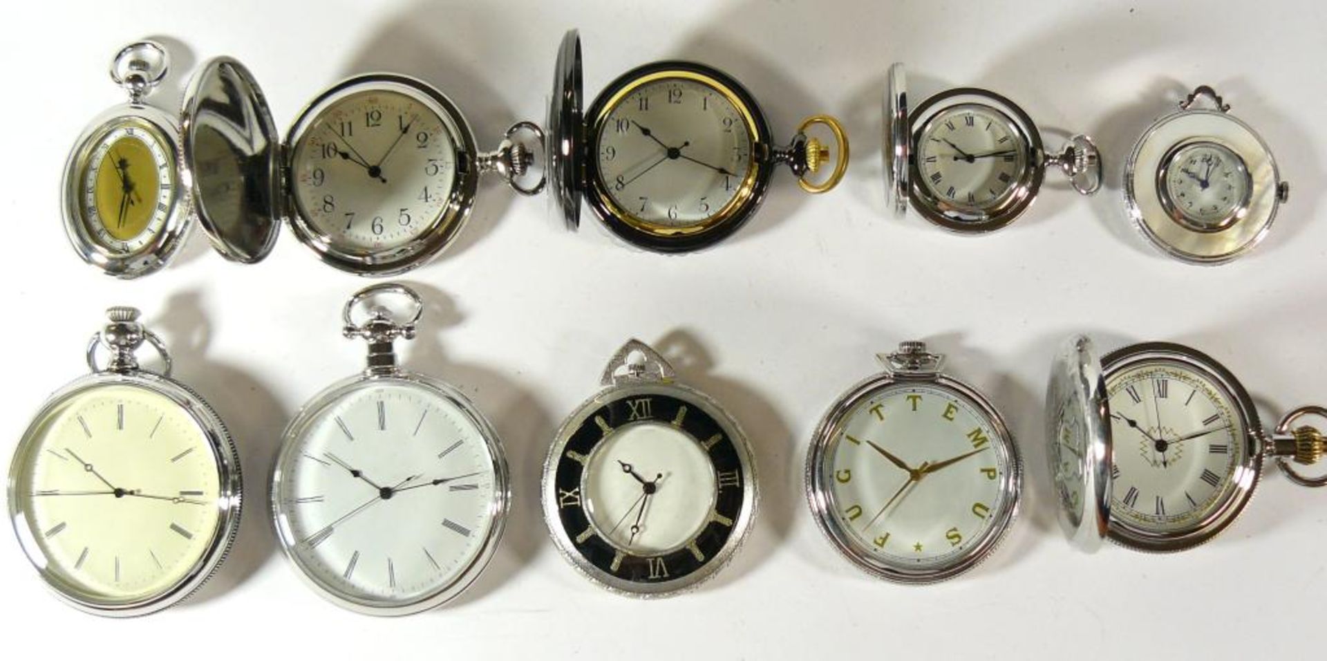 Uhrenkasten mit 30 div. Quartz Taschenuhren, neuwertig, Plastikscheibe, Kasten L-38cm,.b-19cm, H-12 - Bild 4 aus 7