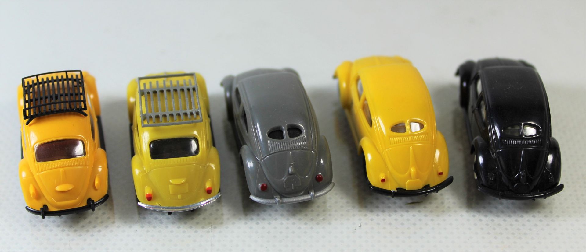 5 Modellbaufahrzeuge VW Käfer mit Deutsche Post/Funkmessdienst Beschriftung, 1 x Herpa, 1 x Brekina - Bild 4 aus 5