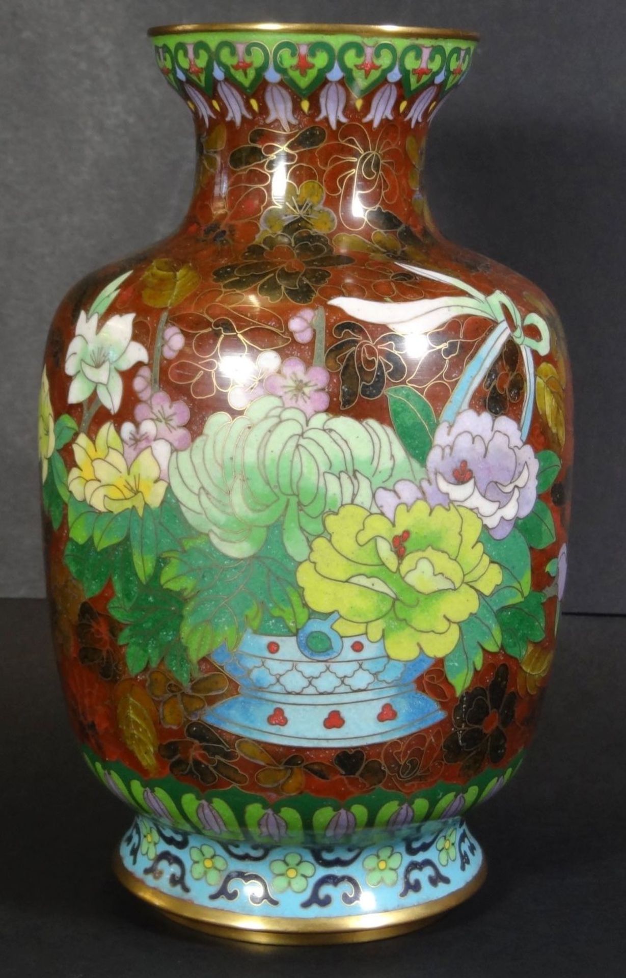 Cloisonne-Vase mit floralen Dekor, China, H-21 cm