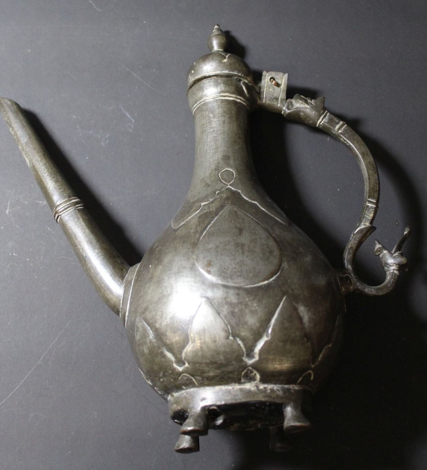 schwere antike islamische Teekanne, Metall,wohl Persien, 17/18. Jhd?, Griff mit Löwenkopf, H-30 cm, - Bild 5 aus 9