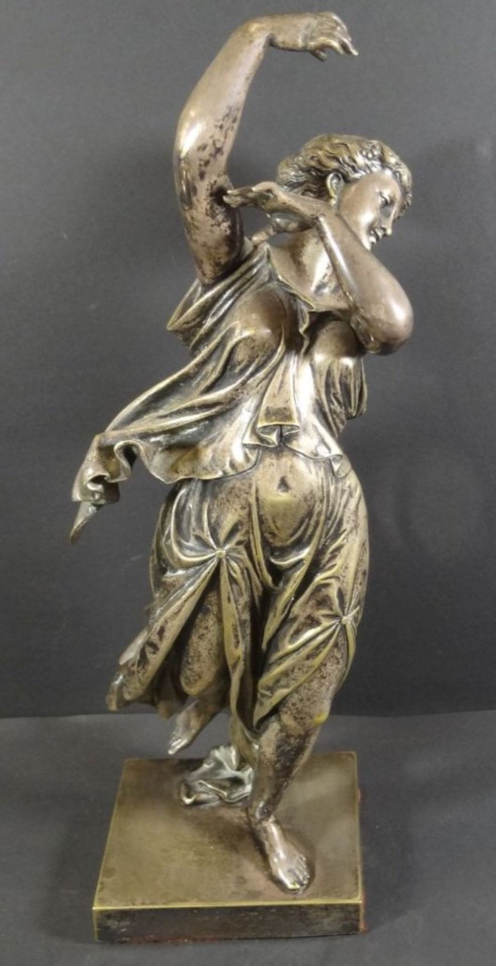 Henry Étienne DUMAIGE (1830-1888) "Tänzerin" Bronze, signiert, versilbert, Kopf und Arm beweglich ?