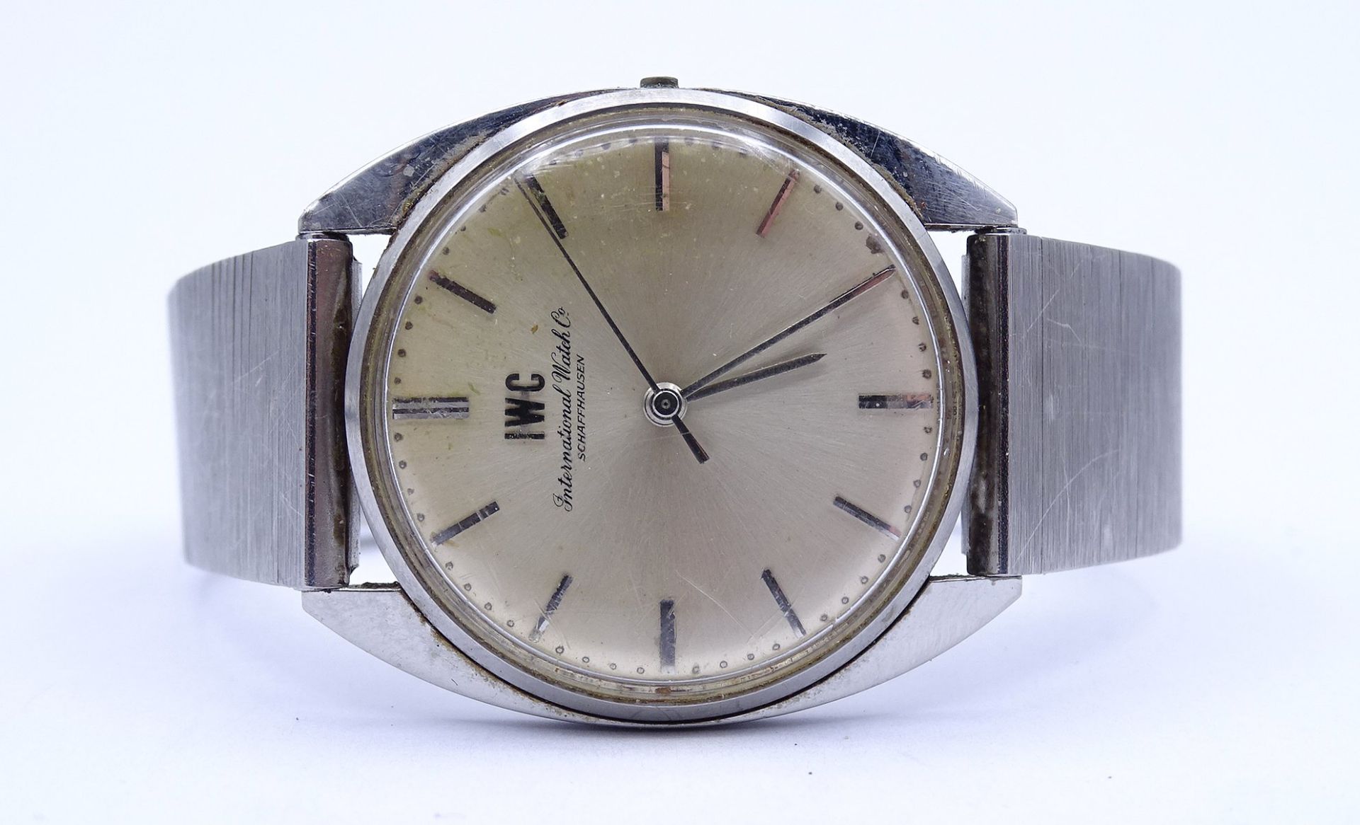 Herren Armbanduhr IWC Schaffhausen, Werk läuft, D. 33mm, Krone fehlt, Tragespuren - Bild 3 aus 5